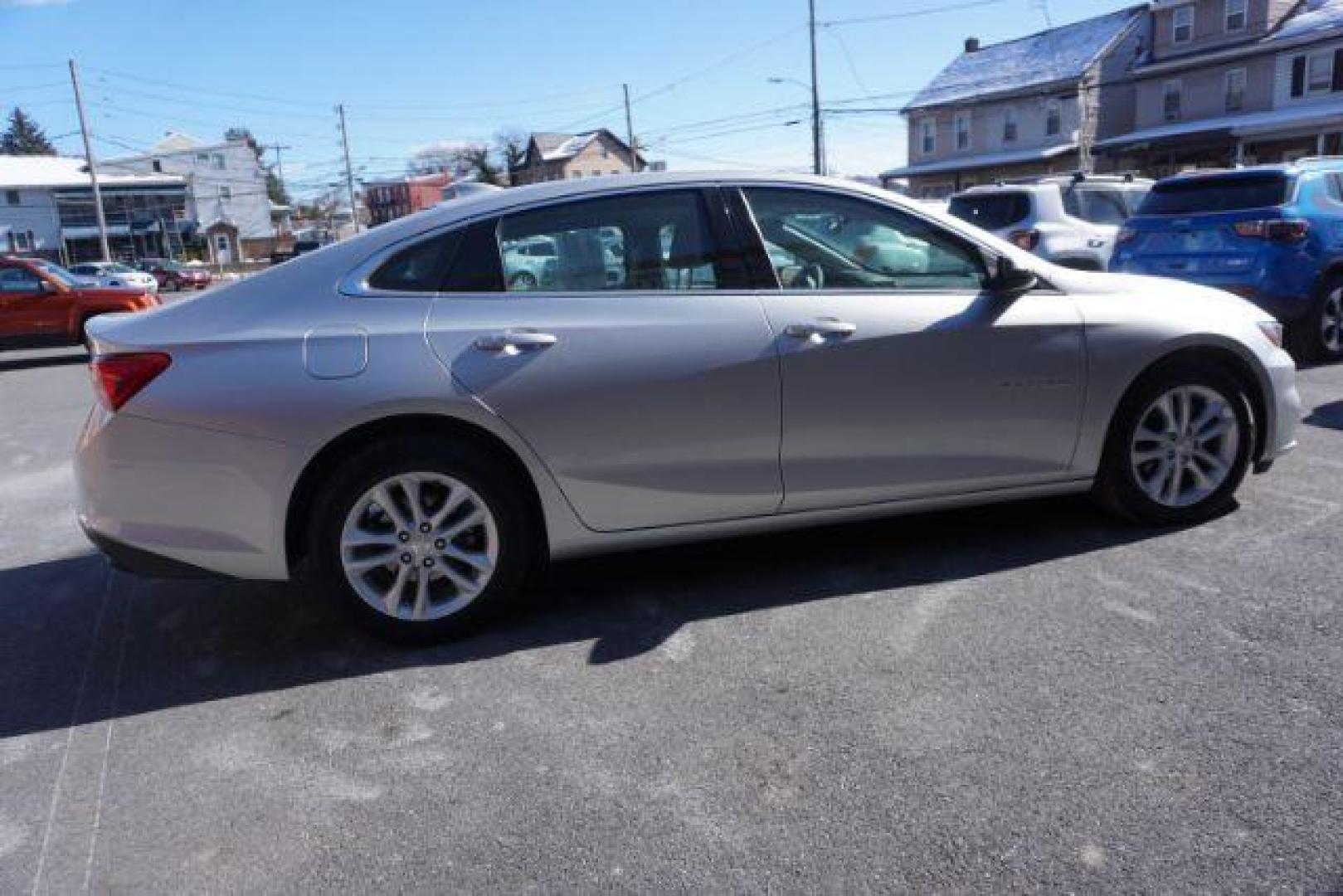 2018 Silver Ice Metallic /Dark Atmosphere/Medium Ash Gray, premium cloth Chevrolet Malibu LT (1G1ZD5ST9JF) with an 1.5L L4 DOHC 16V engine, 6-Speed Automatic transmission, located at 312 Centre Ave, Schuylkill Haven, PA, 17972, (570) 593-5278, 40.638130, -76.177383 - aluminum/alloy wheels, blind spot monitor, rear parking sensors, remote engine starter - Photo#9