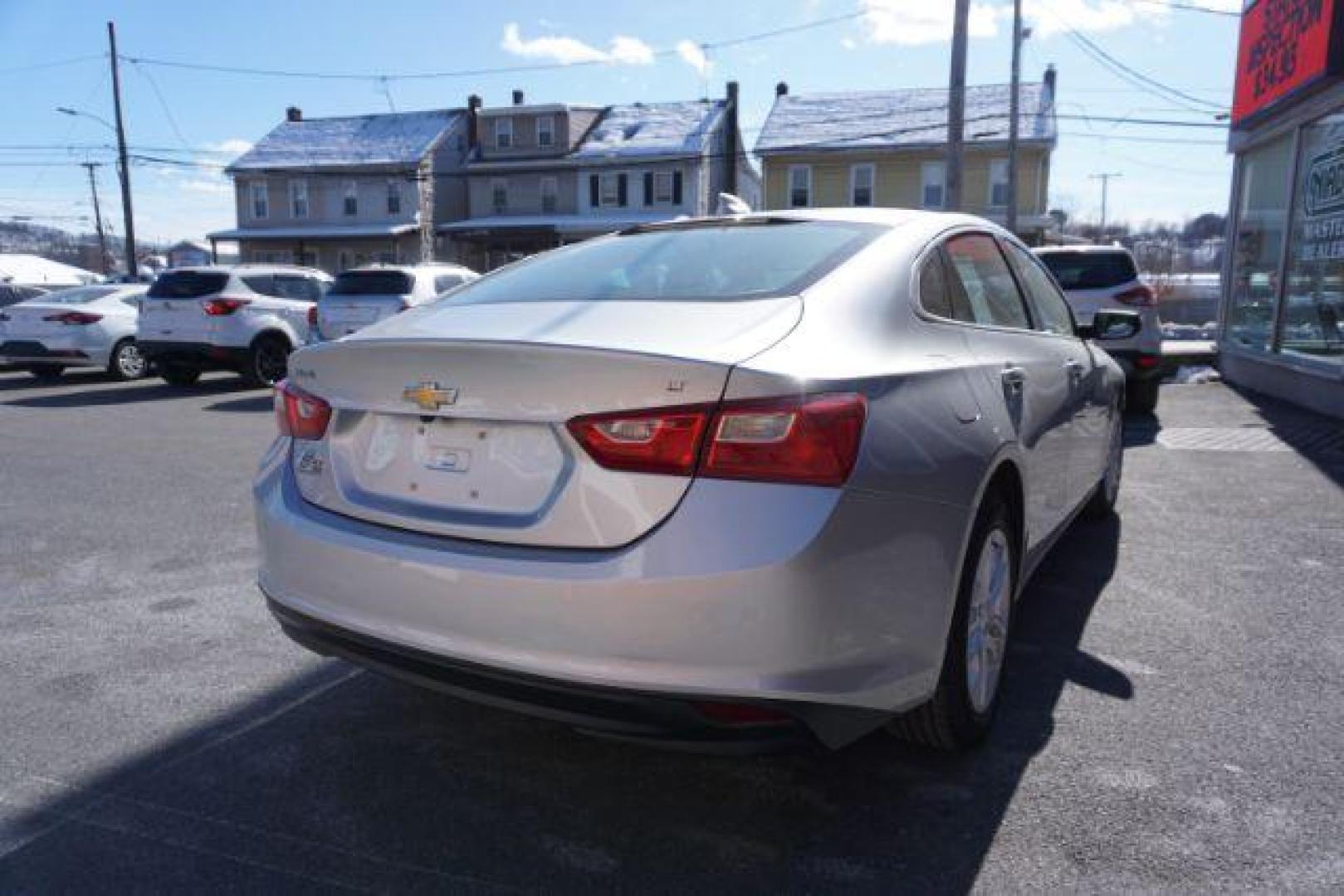 2018 Silver Ice Metallic /Dark Atmosphere/Medium Ash Gray, premium cloth Chevrolet Malibu LT (1G1ZD5ST9JF) with an 1.5L L4 DOHC 16V engine, 6-Speed Automatic transmission, located at 312 Centre Ave, Schuylkill Haven, PA, 17972, (570) 593-5278, 40.638130, -76.177383 - aluminum/alloy wheels, blind spot monitor, rear parking sensors, remote engine starter - Photo#11