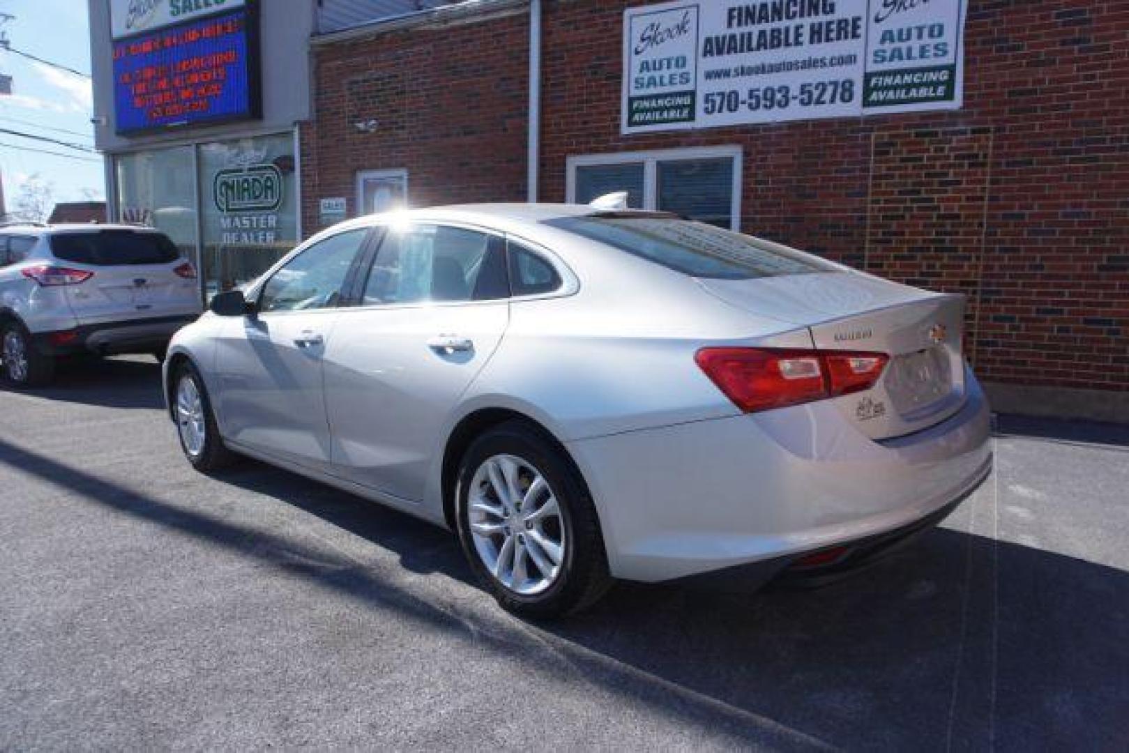 2018 Silver Ice Metallic /Dark Atmosphere/Medium Ash Gray, premium cloth Chevrolet Malibu LT (1G1ZD5ST9JF) with an 1.5L L4 DOHC 16V engine, 6-Speed Automatic transmission, located at 312 Centre Ave, Schuylkill Haven, PA, 17972, (570) 593-5278, 40.638130, -76.177383 - aluminum/alloy wheels, blind spot monitor, rear parking sensors, remote engine starter - Photo#14