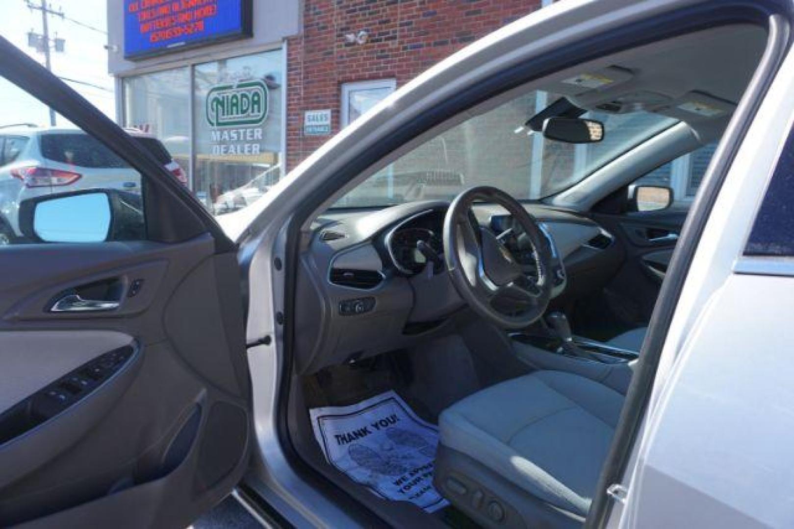 2018 Silver Ice Metallic /Dark Atmosphere/Medium Ash Gray, premium cloth Chevrolet Malibu LT (1G1ZD5ST9JF) with an 1.5L L4 DOHC 16V engine, 6-Speed Automatic transmission, located at 312 Centre Ave, Schuylkill Haven, PA, 17972, (570) 593-5278, 40.638130, -76.177383 - aluminum/alloy wheels, blind spot monitor, rear parking sensors, remote engine starter - Photo#17