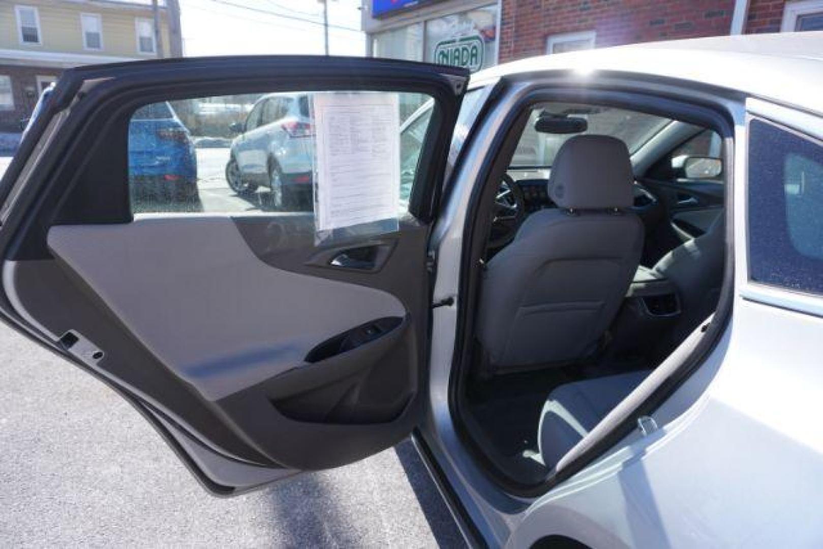 2018 Silver Ice Metallic /Dark Atmosphere/Medium Ash Gray, premium cloth Chevrolet Malibu LT (1G1ZD5ST9JF) with an 1.5L L4 DOHC 16V engine, 6-Speed Automatic transmission, located at 312 Centre Ave, Schuylkill Haven, PA, 17972, (570) 593-5278, 40.638130, -76.177383 - aluminum/alloy wheels, blind spot monitor, rear parking sensors, remote engine starter - Photo#28