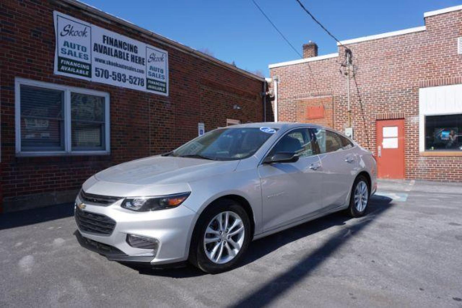 2018 Silver Ice Metallic /Dark Atmosphere/Medium Ash Gray, premium cloth Chevrolet Malibu LT (1G1ZD5ST9JF) with an 1.5L L4 DOHC 16V engine, 6-Speed Automatic transmission, located at 312 Centre Ave, Schuylkill Haven, PA, 17972, (570) 593-5278, 40.638130, -76.177383 - aluminum/alloy wheels, blind spot monitor, rear parking sensors, remote engine starter - Photo#3