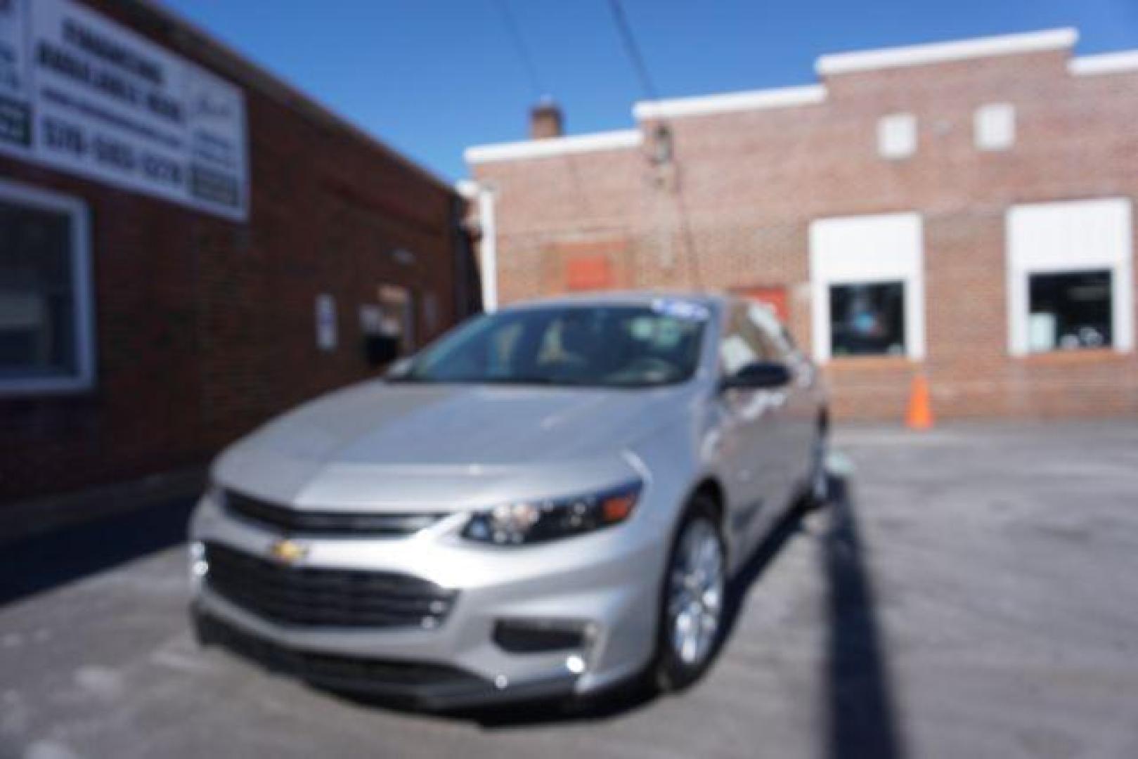 2018 Silver Ice Metallic /Dark Atmosphere/Medium Ash Gray, premium cloth Chevrolet Malibu LT (1G1ZD5ST9JF) with an 1.5L L4 DOHC 16V engine, 6-Speed Automatic transmission, located at 312 Centre Ave, Schuylkill Haven, PA, 17972, (570) 593-5278, 40.638130, -76.177383 - aluminum/alloy wheels, blind spot monitor, rear parking sensors, remote engine starter - Photo#4