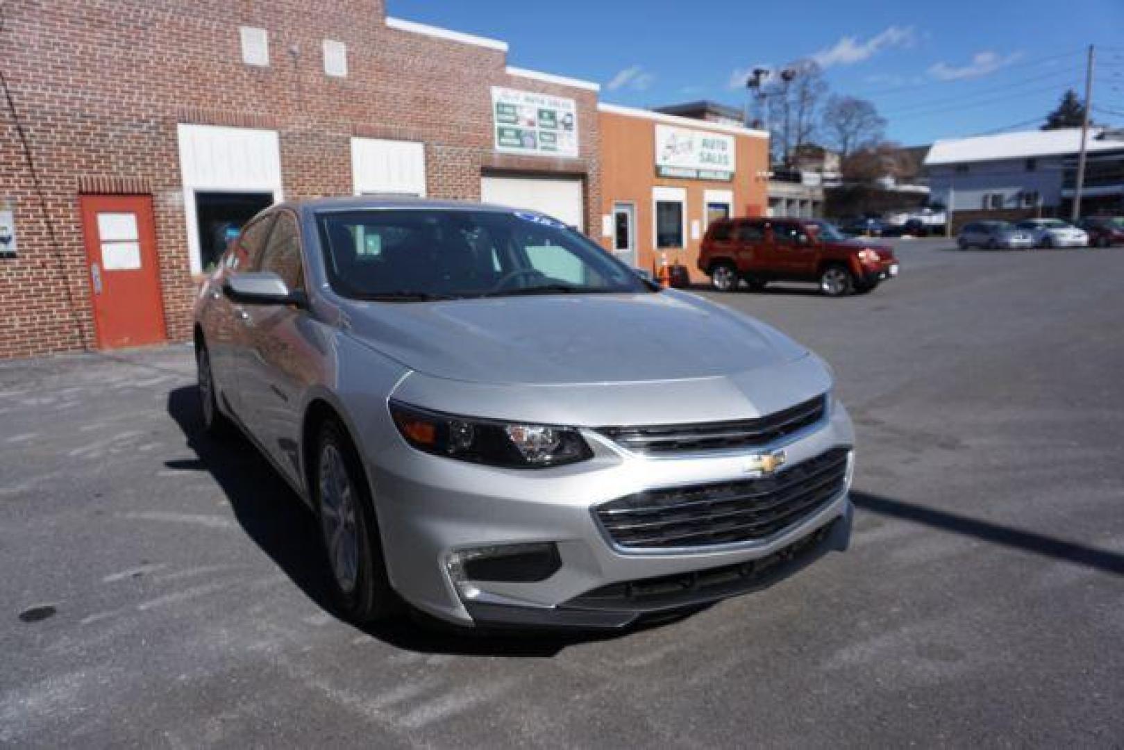 2018 Silver Ice Metallic /Dark Atmosphere/Medium Ash Gray, premium cloth Chevrolet Malibu LT (1G1ZD5ST9JF) with an 1.5L L4 DOHC 16V engine, 6-Speed Automatic transmission, located at 312 Centre Ave, Schuylkill Haven, PA, 17972, (570) 593-5278, 40.638130, -76.177383 - aluminum/alloy wheels, blind spot monitor, rear parking sensors, remote engine starter - Photo#6