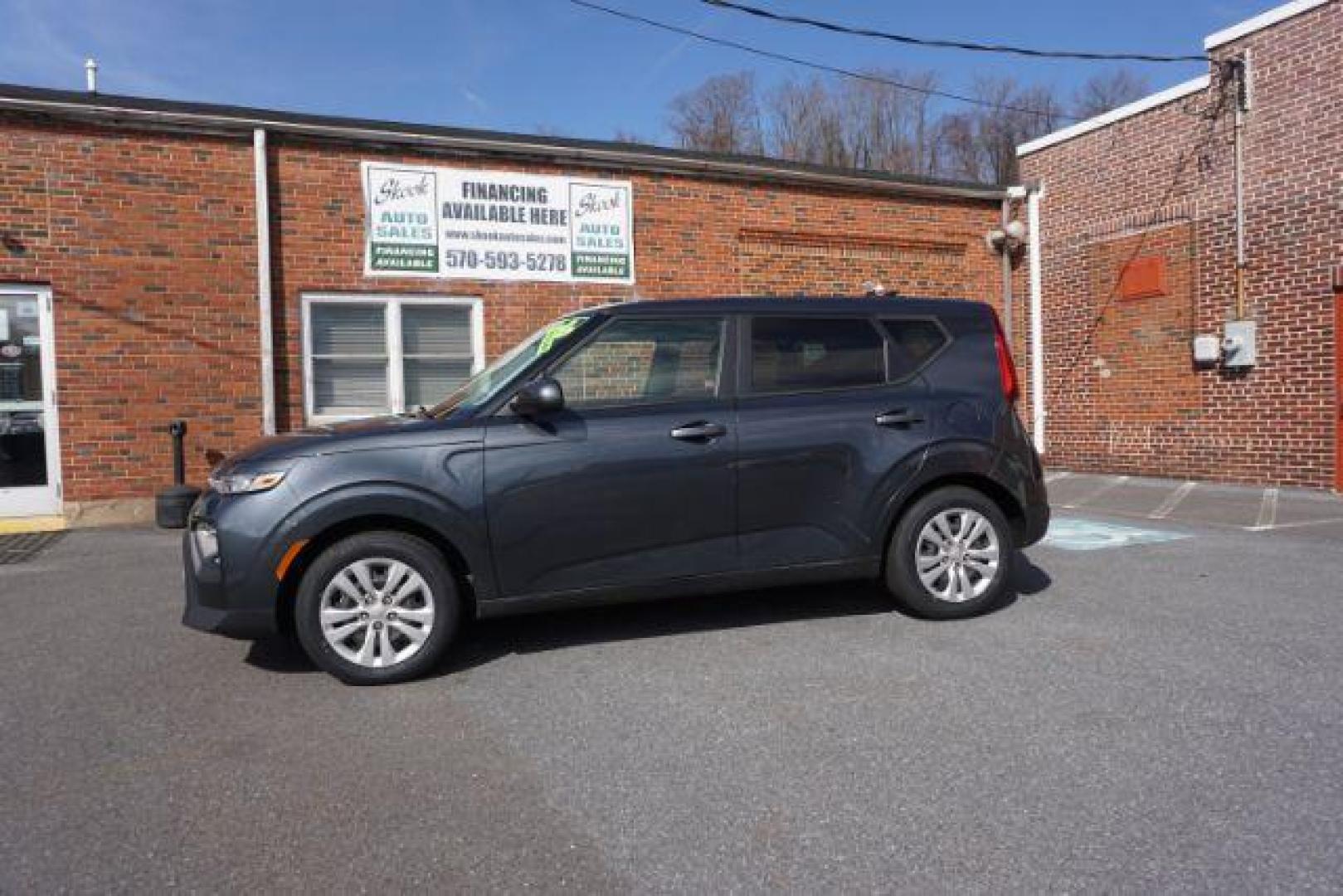 2020 Gravity Gray /Black Woven Cloth, cloth Kia Soul LX CVT (KNDJ23AU9L7) with an 2.0L L4 DOHC 16V engine, Continuously Variable Transmission transmission, located at 312 Centre Ave, Schuylkill Haven, PA, 17972, (570) 593-5278, 40.638130, -76.177383 - aluminum/alloy wheels - Photo#0