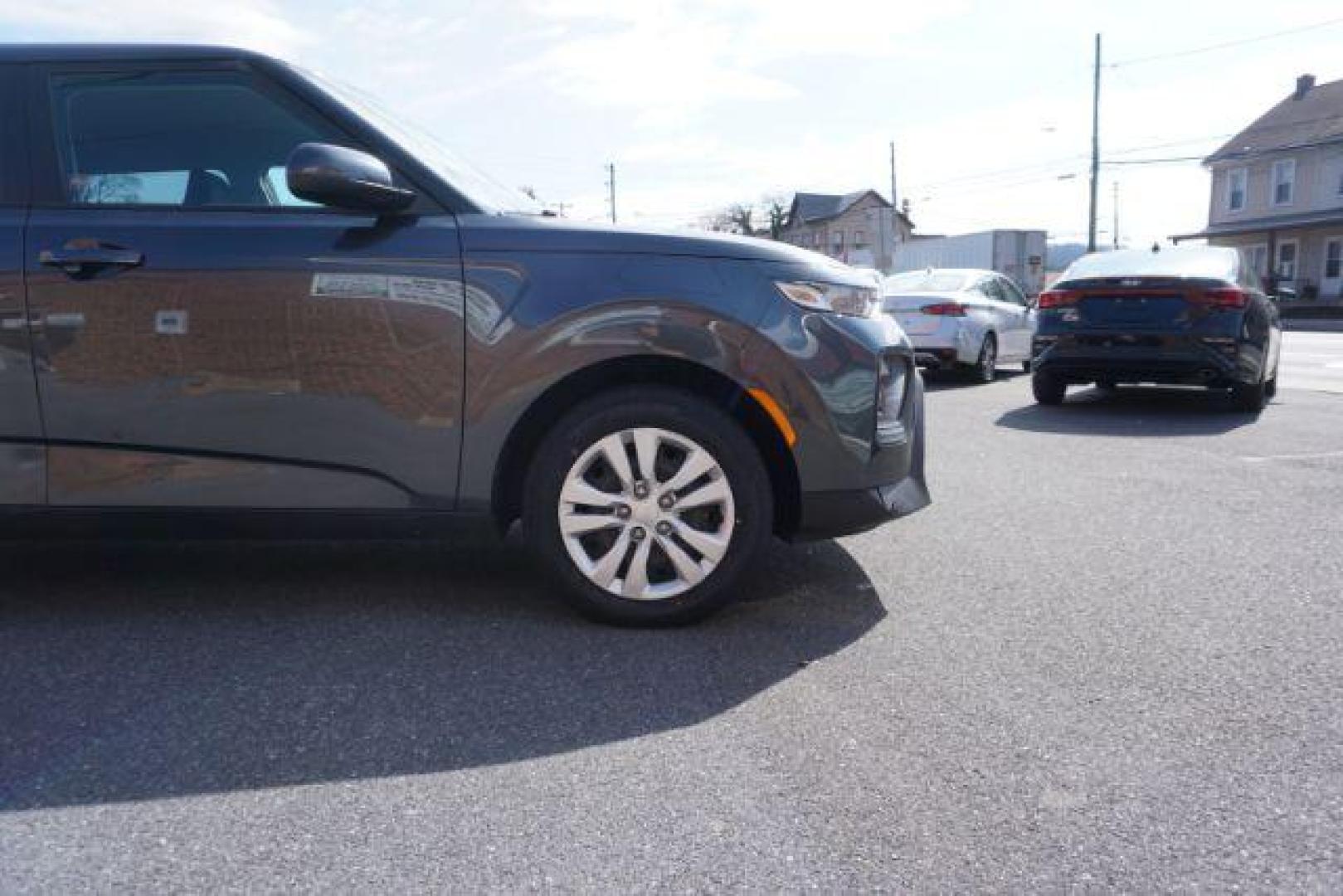 2020 Gravity Gray /Black Woven Cloth, cloth Kia Soul LX CVT (KNDJ23AU9L7) with an 2.0L L4 DOHC 16V engine, Continuously Variable Transmission transmission, located at 312 Centre Ave, Schuylkill Haven, PA, 17972, (570) 593-5278, 40.638130, -76.177383 - aluminum/alloy wheels - Photo#9