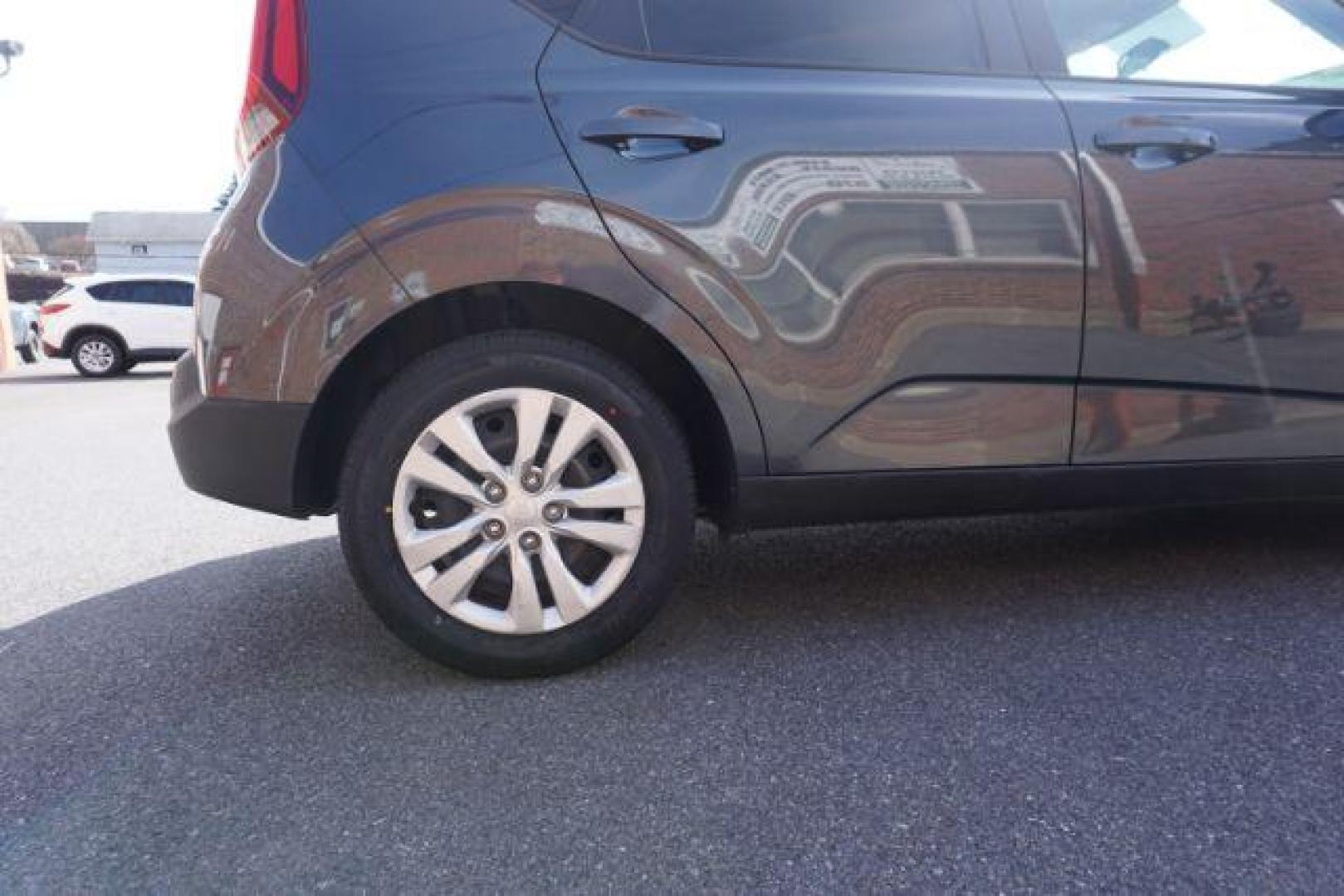 2020 Gravity Gray /Black Woven Cloth, cloth Kia Soul LX CVT (KNDJ23AU9L7) with an 2.0L L4 DOHC 16V engine, Continuously Variable Transmission transmission, located at 312 Centre Ave, Schuylkill Haven, PA, 17972, (570) 593-5278, 40.638130, -76.177383 - aluminum/alloy wheels - Photo#10