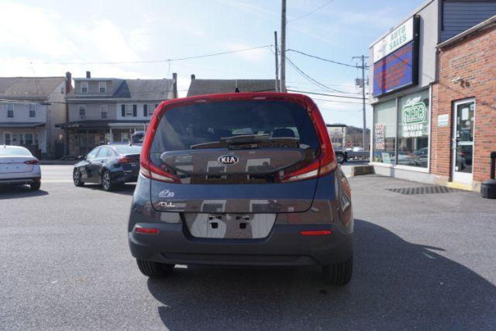 2020 Gravity Gray /Black Woven Cloth, cloth Kia Soul LX CVT (KNDJ23AU9L7) with an 2.0L L4 DOHC 16V engine, Continuously Variable Transmission transmission, located at 312 Centre Ave, Schuylkill Haven, PA, 17972, (570) 593-5278, 40.638130, -76.177383 - aluminum/alloy wheels - Photo#14