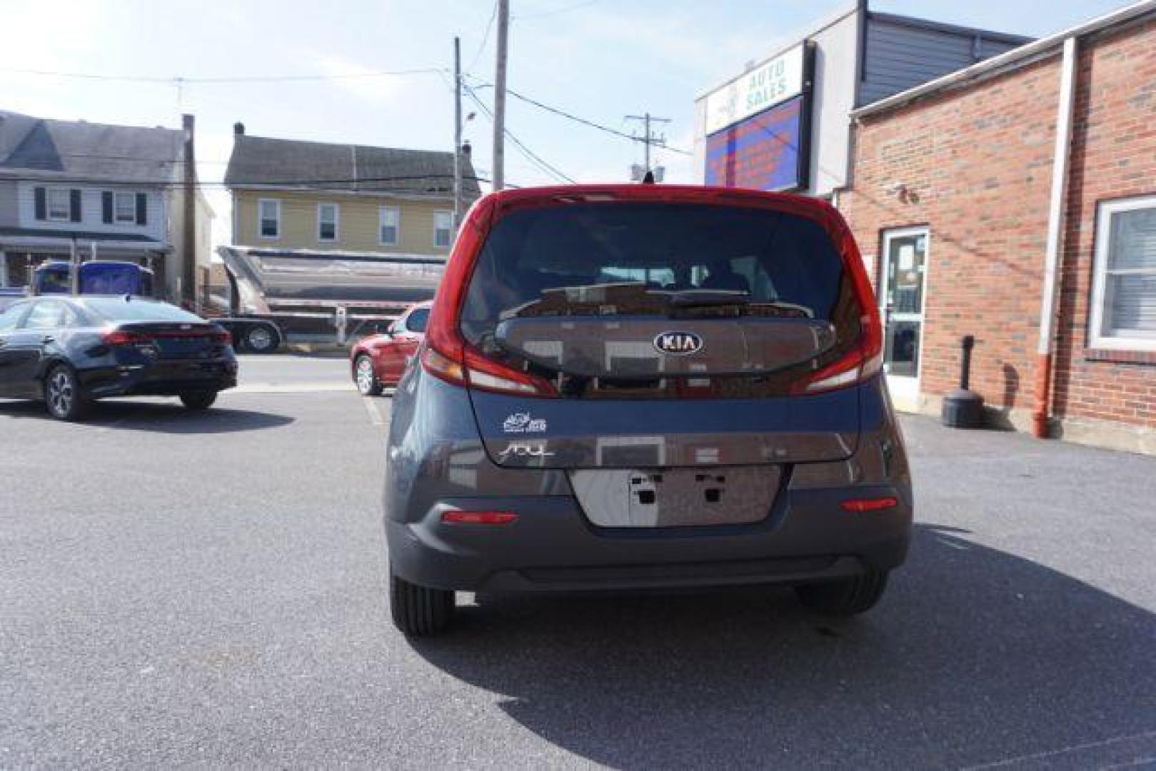 2020 Gravity Gray /Black Woven Cloth, cloth Kia Soul LX CVT (KNDJ23AU9L7) with an 2.0L L4 DOHC 16V engine, Continuously Variable Transmission transmission, located at 312 Centre Ave, Schuylkill Haven, PA, 17972, (570) 593-5278, 40.638130, -76.177383 - aluminum/alloy wheels - Photo#15