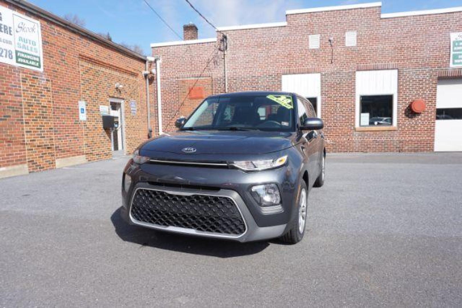 2020 Gravity Gray /Black Woven Cloth, cloth Kia Soul LX CVT (KNDJ23AU9L7) with an 2.0L L4 DOHC 16V engine, Continuously Variable Transmission transmission, located at 312 Centre Ave, Schuylkill Haven, PA, 17972, (570) 593-5278, 40.638130, -76.177383 - aluminum/alloy wheels - Photo#5