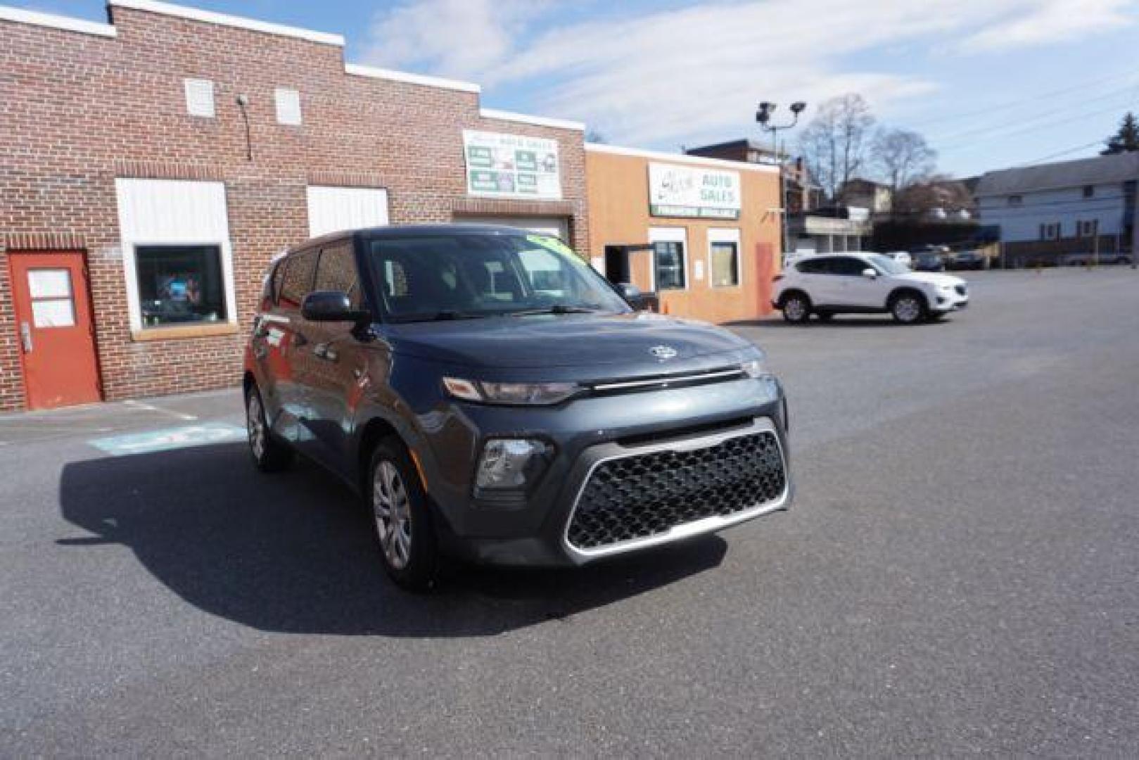 2020 Gravity Gray /Black Woven Cloth, cloth Kia Soul LX CVT (KNDJ23AU9L7) with an 2.0L L4 DOHC 16V engine, Continuously Variable Transmission transmission, located at 312 Centre Ave, Schuylkill Haven, PA, 17972, (570) 593-5278, 40.638130, -76.177383 - aluminum/alloy wheels - Photo#7