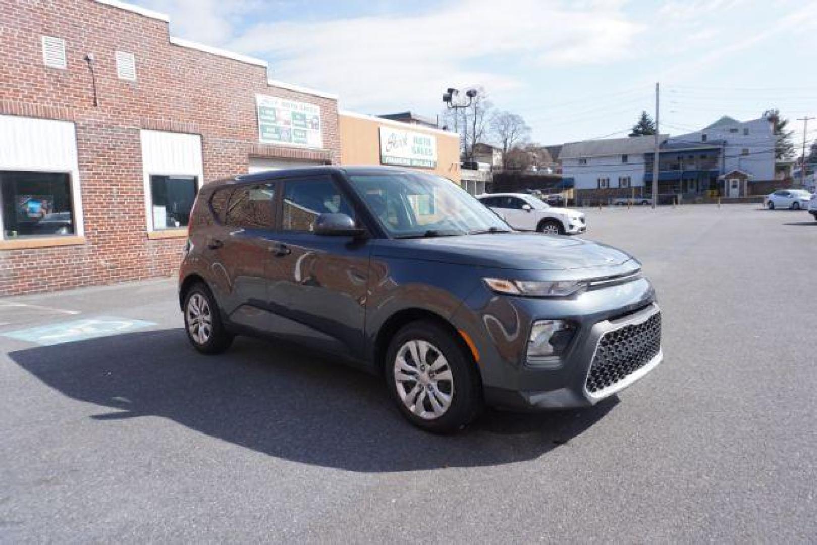 2020 Gravity Gray /Black Woven Cloth, cloth Kia Soul LX CVT (KNDJ23AU9L7) with an 2.0L L4 DOHC 16V engine, Continuously Variable Transmission transmission, located at 312 Centre Ave, Schuylkill Haven, PA, 17972, (570) 593-5278, 40.638130, -76.177383 - aluminum/alloy wheels - Photo#8