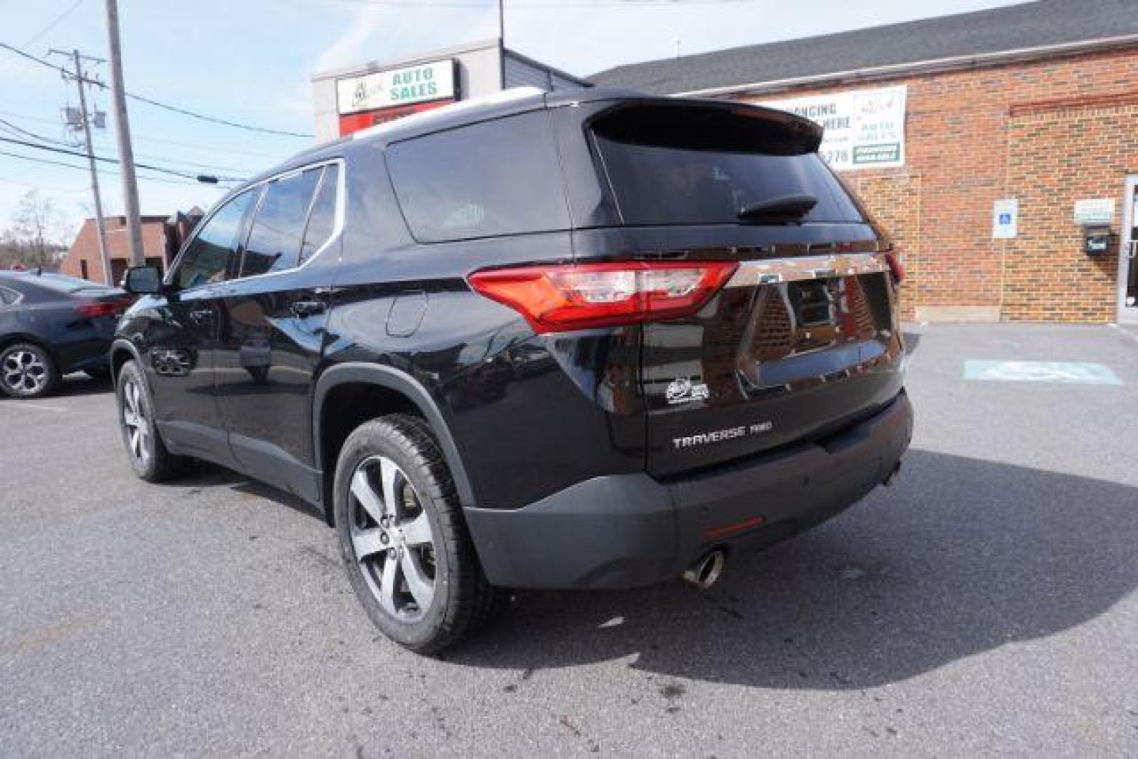 2018 Black Currant Metallic /Jet Black, leather Chevrolet Traverse LT Feather AWD (1GNEVHKW9JJ) with an 3.6L V6 DOHC 24V engine, 9-Speed Automatic transmission, located at 312 Centre Ave, Schuylkill Haven, PA, 17972, (570) 593-5278, 40.638130, -76.177383 - luggage rack, power sunroof - Photo#17