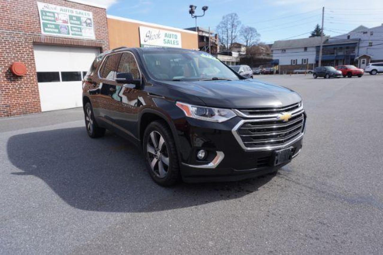 2018 Black Currant Metallic /Jet Black, leather Chevrolet Traverse LT Feather AWD (1GNEVHKW9JJ) with an 3.6L V6 DOHC 24V engine, 9-Speed Automatic transmission, located at 312 Centre Ave, Schuylkill Haven, PA, 17972, (570) 593-5278, 40.638130, -76.177383 - luggage rack, power sunroof - Photo#8