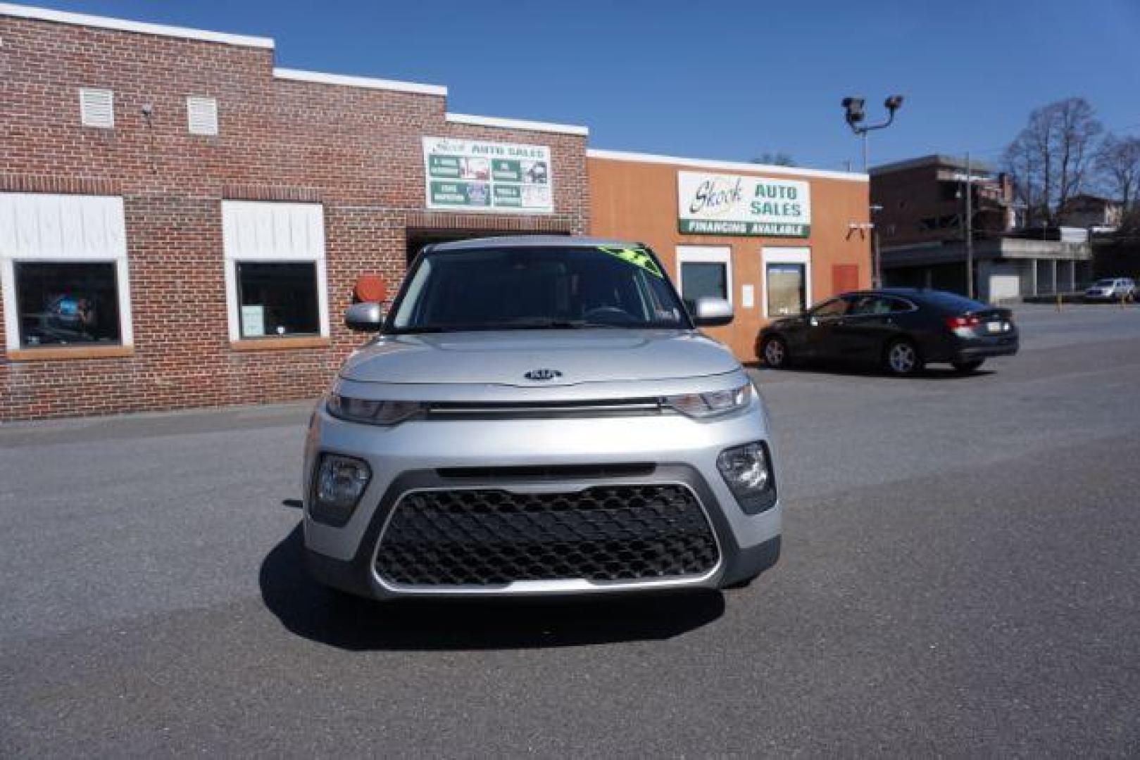 2021 Sparkling Silver Kia Soul S (KNDJ23AU7M7) with an 2.0L L4 DOHC 16V engine, Continuously Variable Transmission transmission, located at 312 Centre Ave, Schuylkill Haven, PA, 17972, (570) 593-5278, 40.638130, -76.177383 - Photo#4