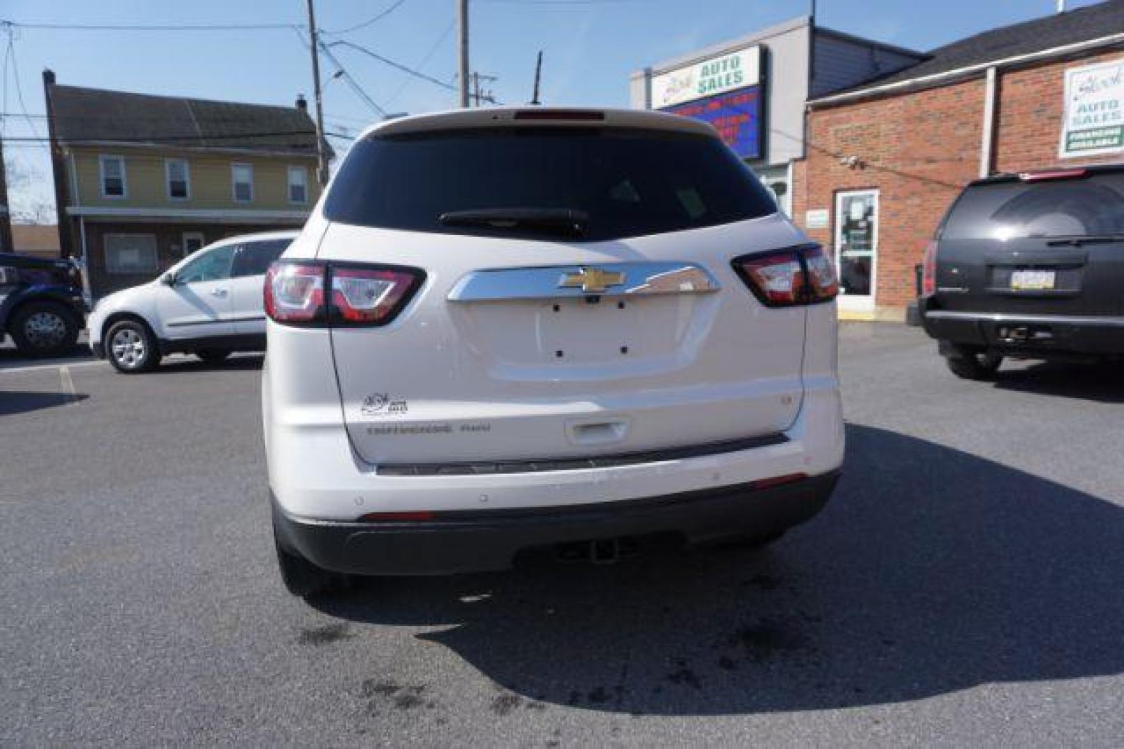 2017 Summit White Chevrolet Traverse 1LT AWD (1GNKVGKD9HJ) with an 3.6L V6 DOHC 24V engine, 6-Speed Automatic transmission, located at 312 Centre Ave, Schuylkill Haven, PA, 17972, (570) 593-5278, 40.638130, -76.177383 - Automatic climate control, fixed running boards, heated front seats, luggage rack, power driver's seat, towing package, universal garage door opener - Photo#17