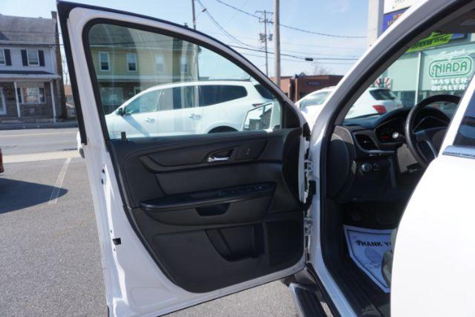 2017 Summit White Chevrolet Traverse 1LT AWD (1GNKVGKD9HJ) with an 3.6L V6 DOHC 24V engine, 6-Speed Automatic transmission, located at 312 Centre Ave, Schuylkill Haven, PA, 17972, (570) 593-5278, 40.638130, -76.177383 - Automatic climate control, fixed running boards, heated front seats, luggage rack, power driver's seat, towing package, universal garage door opener - Photo#21