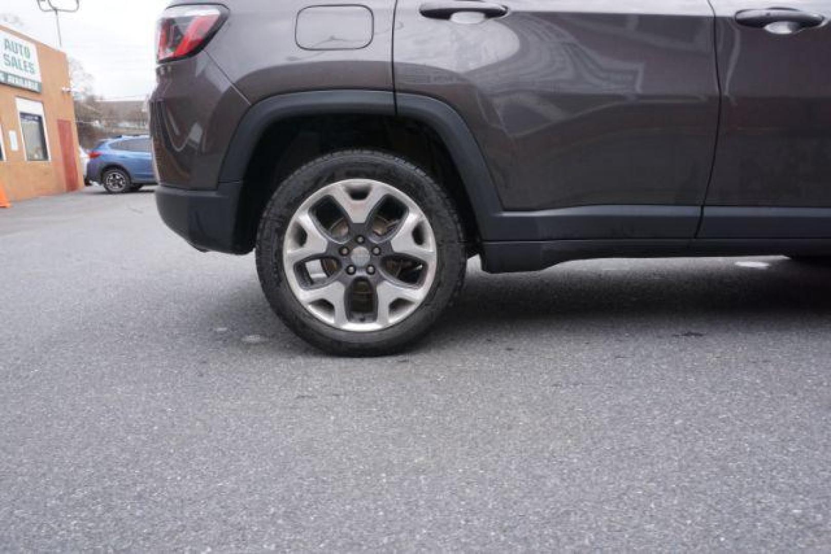 2018 Granite Crystal Metallic Clear Coat/Black Clear Co /Black, leather Jeep Compass Limited 4WD (3C4NJDCB5JT) with an 2.4L L4 DOHC 16V engine, Continuously Variable Transmission transmission, located at 312 Centre Ave, Schuylkill Haven, PA, 17972, (570) 593-5278, 40.638130, -76.177383 - collision avoidance, HID headlamps, luggage rack, power liftgate, power sunroof - Photo#9