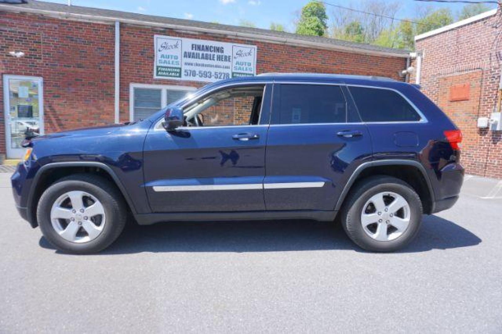 2013 True Blue Pearl Jeep Grand Cherokee Laredo 4WD (1C4RJFAG7DC) with an 3.6L V6 DOHC 24V engine, 5-Speed Automatic transmission, located at 312 Centre Ave, Schuylkill Haven, PA, 17972, (570) 593-5278, 40.638130, -76.177383 - automatic climate control, back up camera, heated front seats, leather seats, navigation, power sunroof, rear parking sensors, towing pkg - Photo#14