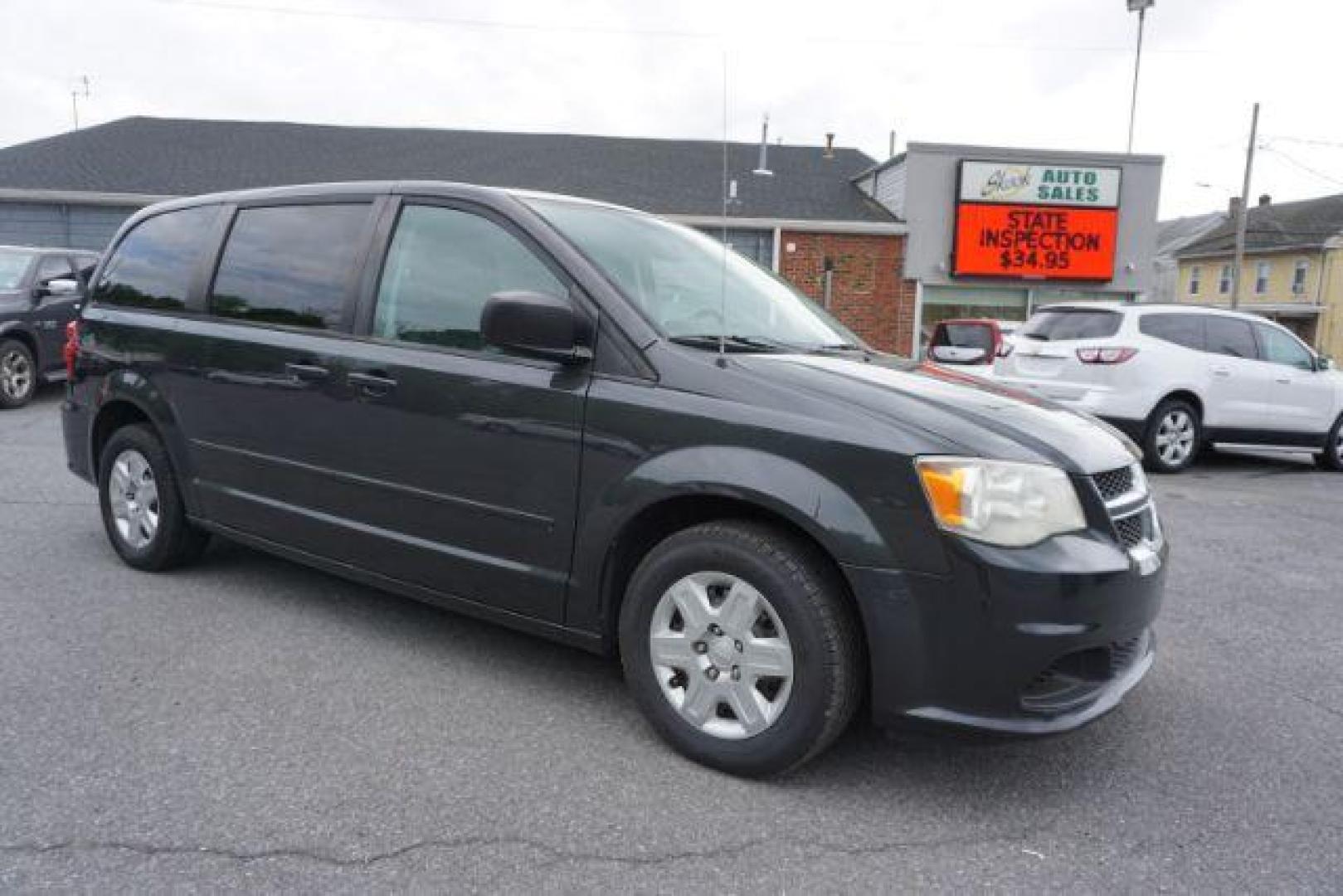 2012 Dark Charcoal Pearl Dodge Grand Caravan SE (2C4RDGBGXCR) with an 3.6L V6 DOHC 24V engine, 6-Speed Automatic transmission, located at 312 Centre Ave, Schuylkill Haven, PA, 17972, (570) 593-5278, 40.638130, -76.177383 - aluminum/alloy wheels, back up camera, bluetooth connection - Photo#3