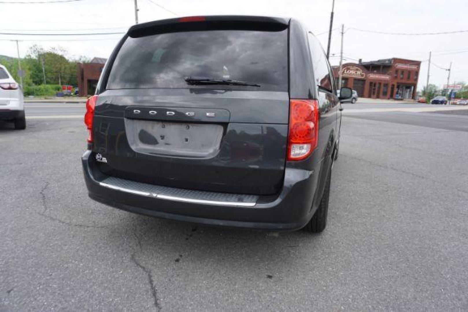 2012 Dark Charcoal Pearl Dodge Grand Caravan SE (2C4RDGBGXCR) with an 3.6L V6 DOHC 24V engine, 6-Speed Automatic transmission, located at 312 Centre Ave, Schuylkill Haven, PA, 17972, (570) 593-5278, 40.638130, -76.177383 - aluminum/alloy wheels, back up camera, bluetooth connection - Photo#8