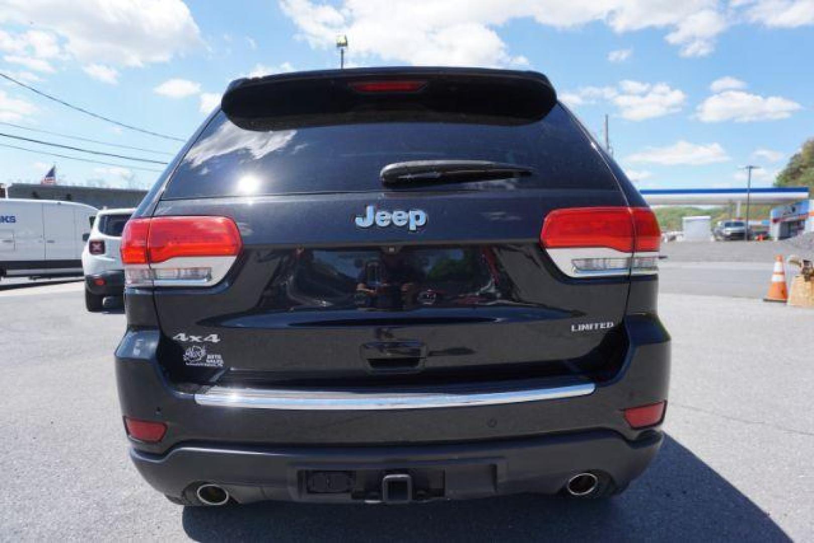 2014 Black Forest Green PC Jeep Grand Cherokee Limited 4WD (1C4RJFBG4EC) with an 3.6L V6 DOHC 24V engine, 5-Speed Automatic transmission, located at 312 Centre Ave, Schuylkill Haven, PA, 17972, (570) 593-5278, 40.638130, -76.177383 - HID headlamps. heated front seats, navigation, power liftgate, power sunroof, towing pkg, univ garage door opener - Photo#10