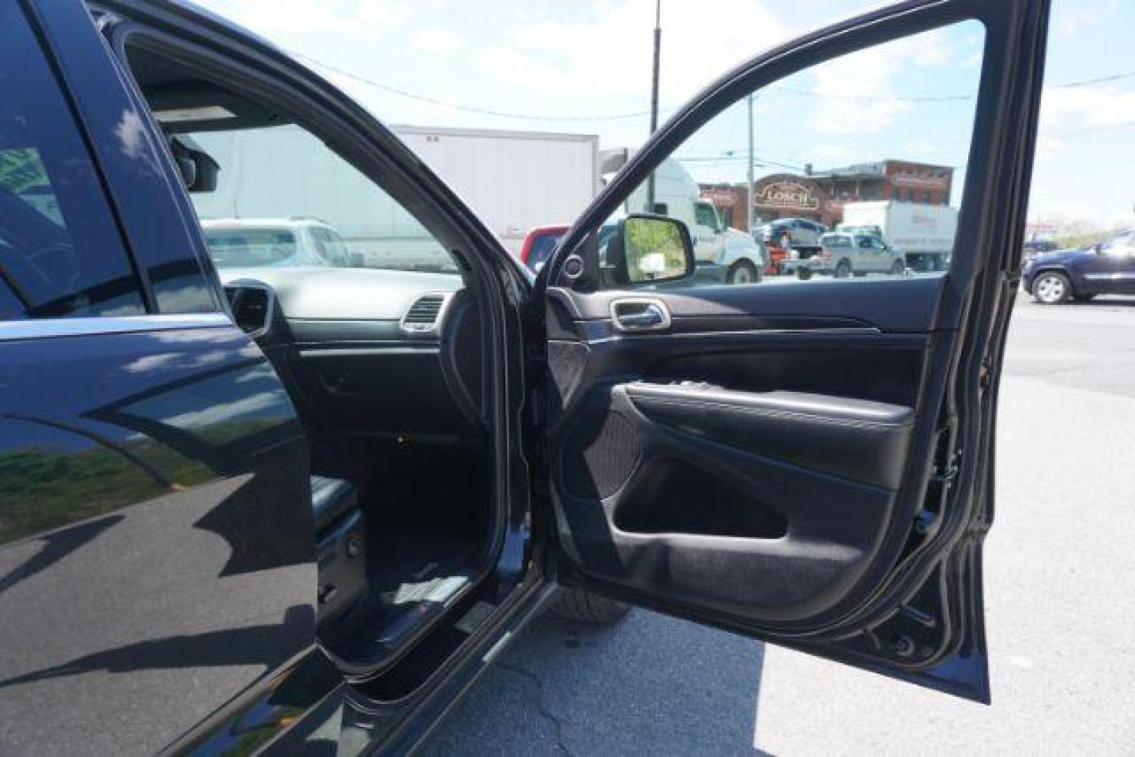 2014 Black Forest Green PC Jeep Grand Cherokee Limited 4WD (1C4RJFBG4EC) with an 3.6L V6 DOHC 24V engine, 5-Speed Automatic transmission, located at 312 Centre Ave, Schuylkill Haven, PA, 17972, (570) 593-5278, 40.638130, -76.177383 - HID headlamps. heated front seats, navigation, power liftgate, power sunroof, towing pkg, univ garage door opener - Photo#44