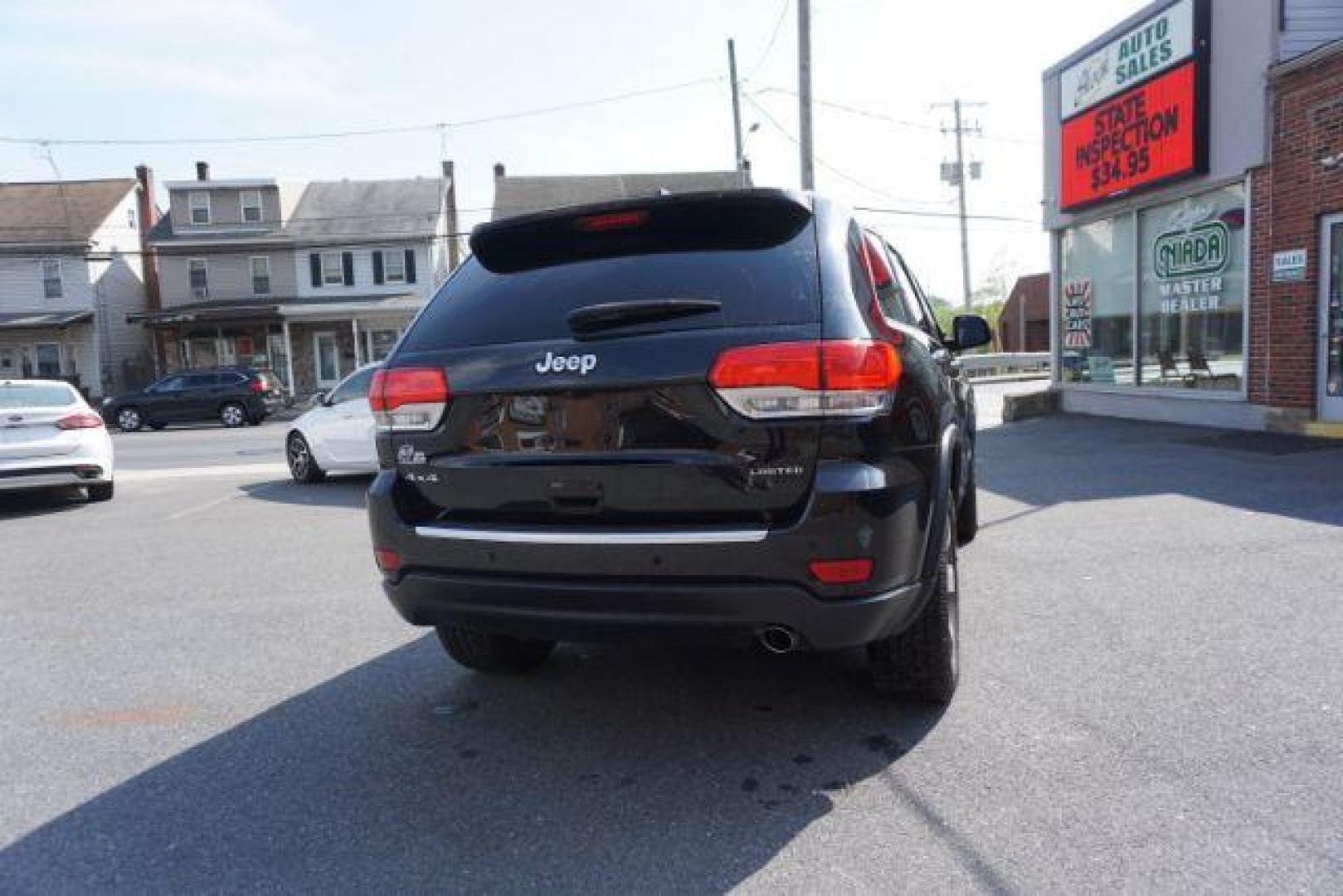 2015 Black Forest Green PC /Black Jeep Grand Cherokee Limited 4WD (1C4RJFBG4FC) with an 3.6L V6 DOHC 24V engine, 8-Speed Automatic transmission, located at 312 Centre Ave, Schuylkill Haven, PA, 17972, (570) 593-5278, 40.638130, -76.177383 - back up camera, HID headlamps, heated front seats, lane departure warning, leather seats, navigation, power liftgate - Photo#10