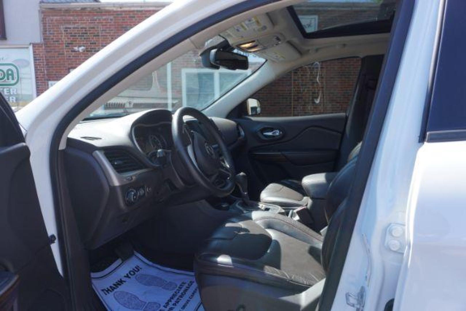 2015 Bright White Clearcoat Jeep Cherokee Trailhawk 4WD (1C4PJMBS2FW) with an 3.2L V6 DOHC 24V engine, 9-Speed Automatic transmission, located at 312 Centre Ave, Schuylkill Haven, PA, 17972, (570) 593-5278, 40.638130, -76.177383 - driver's seat memory, heated front seats, lane departure warning, leather seats, navigation, passive keyless entry, power drivers seat, power liftgate, power sunroof, rear parking sensors, towing pkg - Photo#21