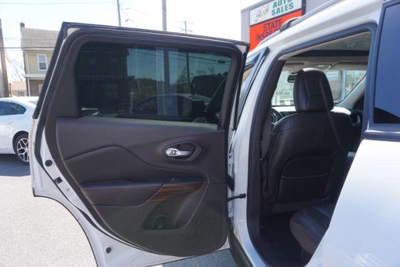 2015 Bright White Clearcoat Jeep Cherokee Trailhawk 4WD (1C4PJMBS2FW) with an 3.2L V6 DOHC 24V engine, 9-Speed Automatic transmission, located at 312 Centre Ave, Schuylkill Haven, PA, 17972, (570) 593-5278, 40.638130, -76.177383 - driver's seat memory, heated front seats, lane departure warning, leather seats, navigation, passive keyless entry, power drivers seat, power liftgate, power sunroof, rear parking sensors, towing pkg - Photo#31