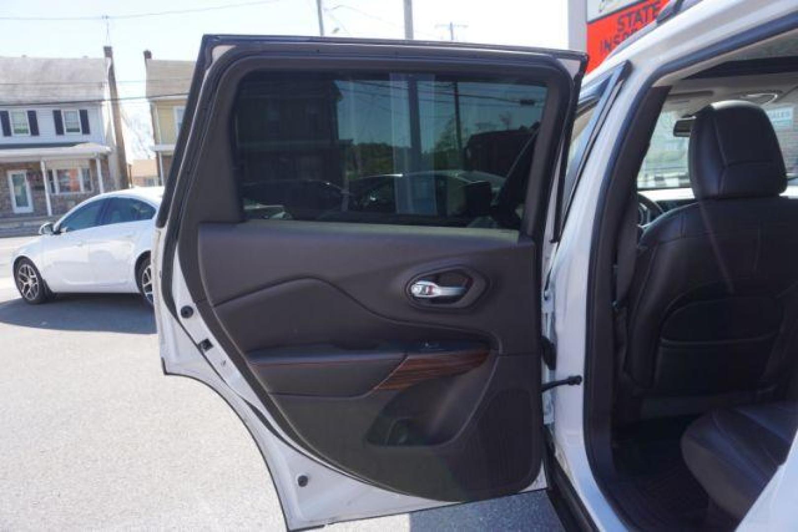 2015 Bright White Clearcoat Jeep Cherokee Trailhawk 4WD (1C4PJMBS2FW) with an 3.2L V6 DOHC 24V engine, 9-Speed Automatic transmission, located at 312 Centre Ave, Schuylkill Haven, PA, 17972, (570) 593-5278, 40.638130, -76.177383 - driver's seat memory, heated front seats, lane departure warning, leather seats, navigation, passive keyless entry, power drivers seat, power liftgate, power sunroof, rear parking sensors, towing pkg - Photo#32