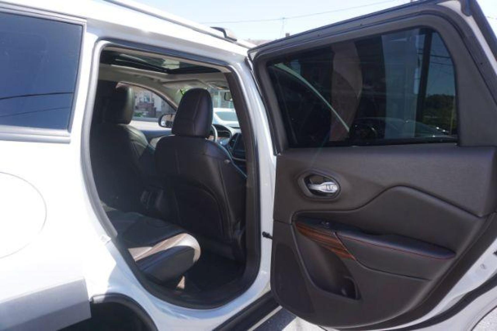 2015 Bright White Clearcoat Jeep Cherokee Trailhawk 4WD (1C4PJMBS2FW) with an 3.2L V6 DOHC 24V engine, 9-Speed Automatic transmission, located at 312 Centre Ave, Schuylkill Haven, PA, 17972, (570) 593-5278, 40.638130, -76.177383 - driver's seat memory, heated front seats, lane departure warning, leather seats, navigation, passive keyless entry, power drivers seat, power liftgate, power sunroof, rear parking sensors, towing pkg - Photo#43