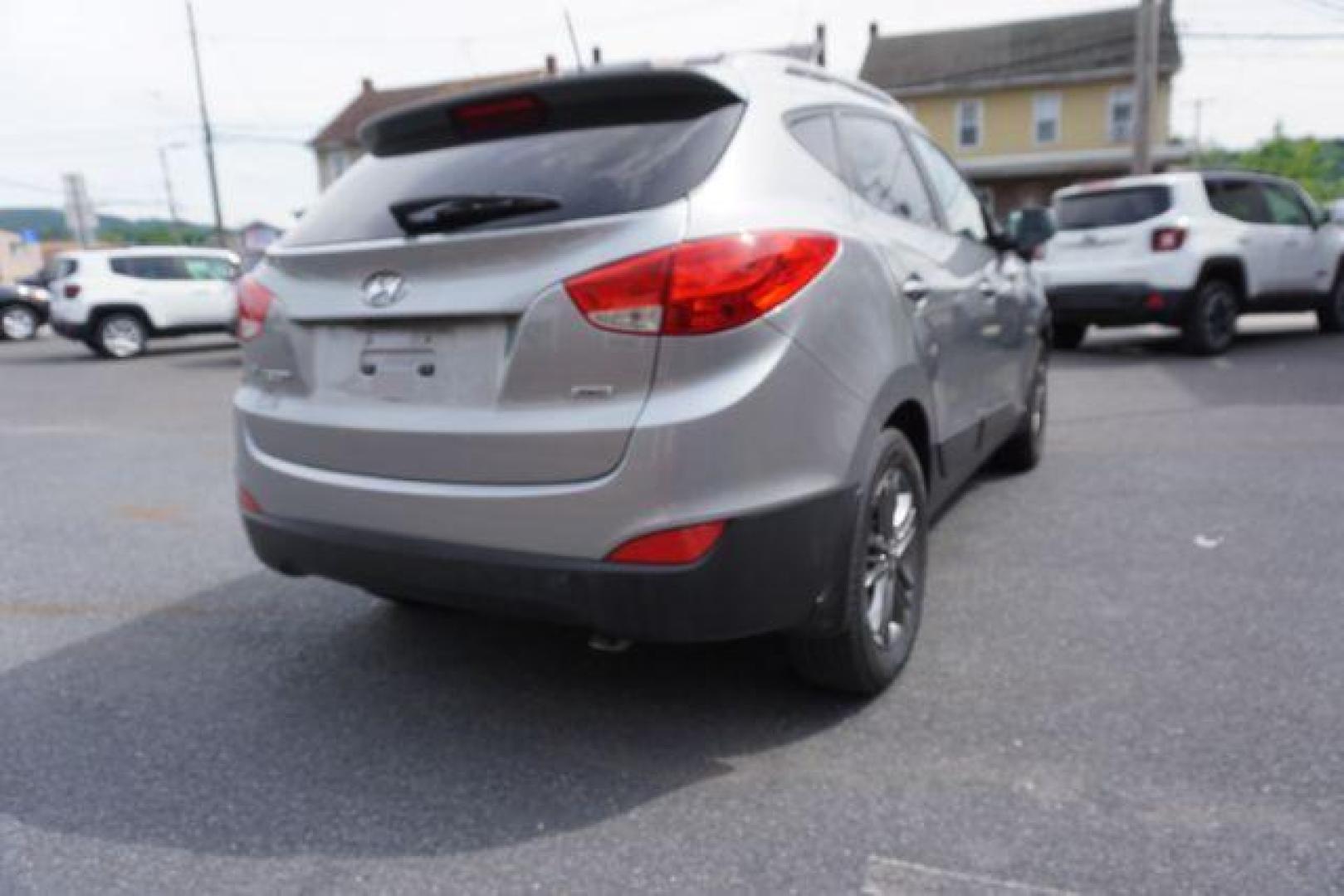 2014 Graphite Gray /Taupe Hyundai Tucson GLS AWD (KM8JUCAG3EU) with an 2.4L L4 DOHC 16V engine, 6-Speed Automatic transmission, located at 312 Centre Ave, Schuylkill Haven, PA, 17972, (570) 593-5278, 40.638130, -76.177383 - Photo#10