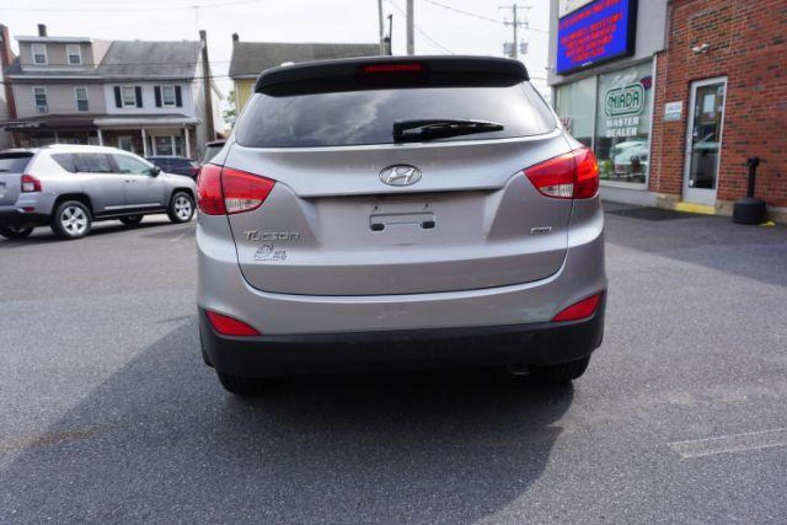 2014 Graphite Gray /Taupe Hyundai Tucson GLS AWD (KM8JUCAG3EU) with an 2.4L L4 DOHC 16V engine, 6-Speed Automatic transmission, located at 312 Centre Ave, Schuylkill Haven, PA, 17972, (570) 593-5278, 40.638130, -76.177383 - Photo#12