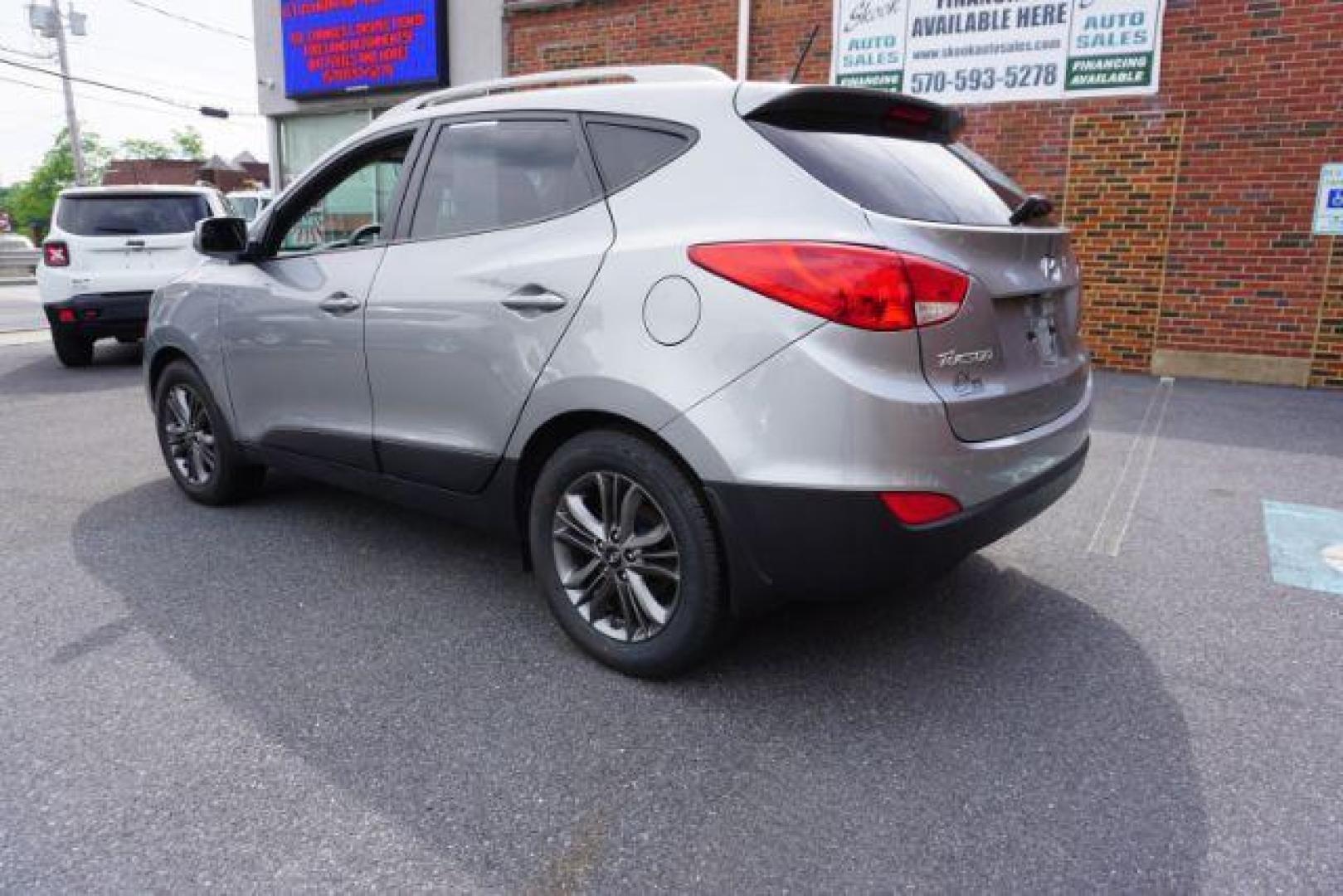 2014 Graphite Gray /Taupe Hyundai Tucson GLS AWD (KM8JUCAG3EU) with an 2.4L L4 DOHC 16V engine, 6-Speed Automatic transmission, located at 312 Centre Ave, Schuylkill Haven, PA, 17972, (570) 593-5278, 40.638130, -76.177383 - Photo#15