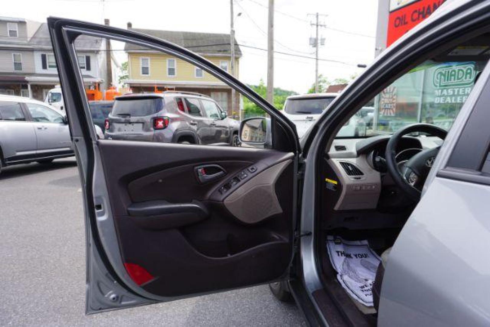 2014 Graphite Gray /Taupe Hyundai Tucson GLS AWD (KM8JUCAG3EU) with an 2.4L L4 DOHC 16V engine, 6-Speed Automatic transmission, located at 312 Centre Ave, Schuylkill Haven, PA, 17972, (570) 593-5278, 40.638130, -76.177383 - Photo#19