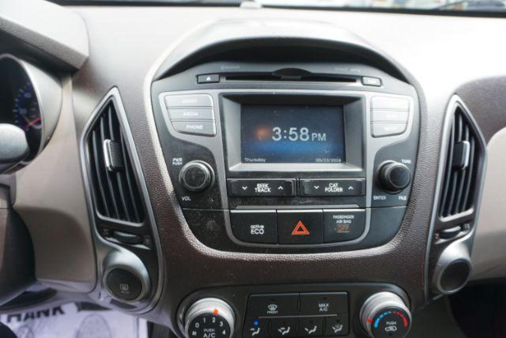 2014 Graphite Gray /Taupe Hyundai Tucson GLS AWD (KM8JUCAG3EU) with an 2.4L L4 DOHC 16V engine, 6-Speed Automatic transmission, located at 312 Centre Ave, Schuylkill Haven, PA, 17972, (570) 593-5278, 40.638130, -76.177383 - Photo#28