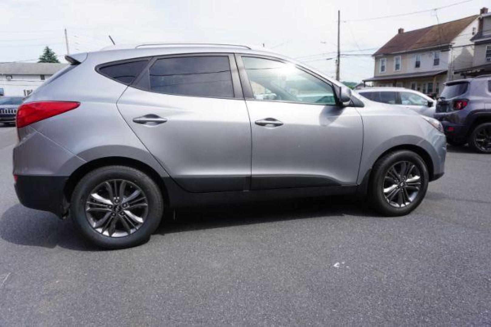 2014 Graphite Gray /Taupe Hyundai Tucson GLS AWD (KM8JUCAG3EU) with an 2.4L L4 DOHC 16V engine, 6-Speed Automatic transmission, located at 312 Centre Ave, Schuylkill Haven, PA, 17972, (570) 593-5278, 40.638130, -76.177383 - Photo#8