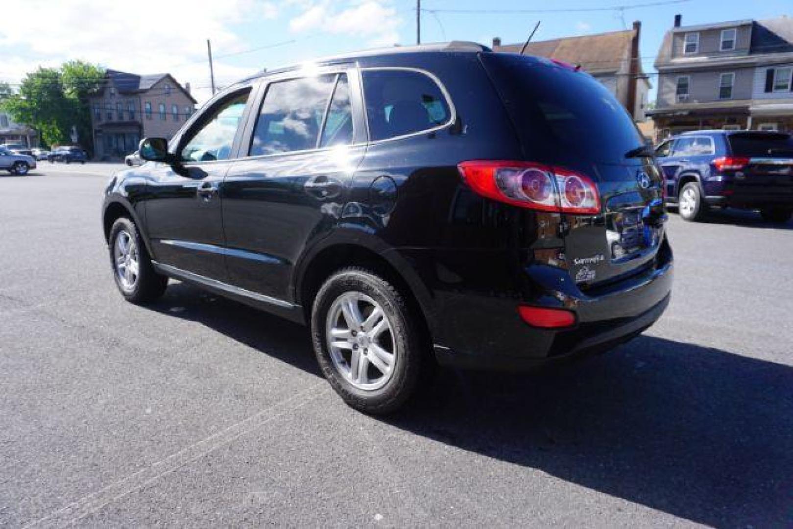 2012 Twilight Black Hyundai Santa Fe SPORT UTILITY 4-DR (5XYZGDAB1CG) with an 2.4L L4 DOHC 16V engine, 6-Speed Automatic transmission, located at 312 Centre Ave, Schuylkill Haven, PA, 17972, (570) 593-5278, 40.638130, -76.177383 - Photo#9