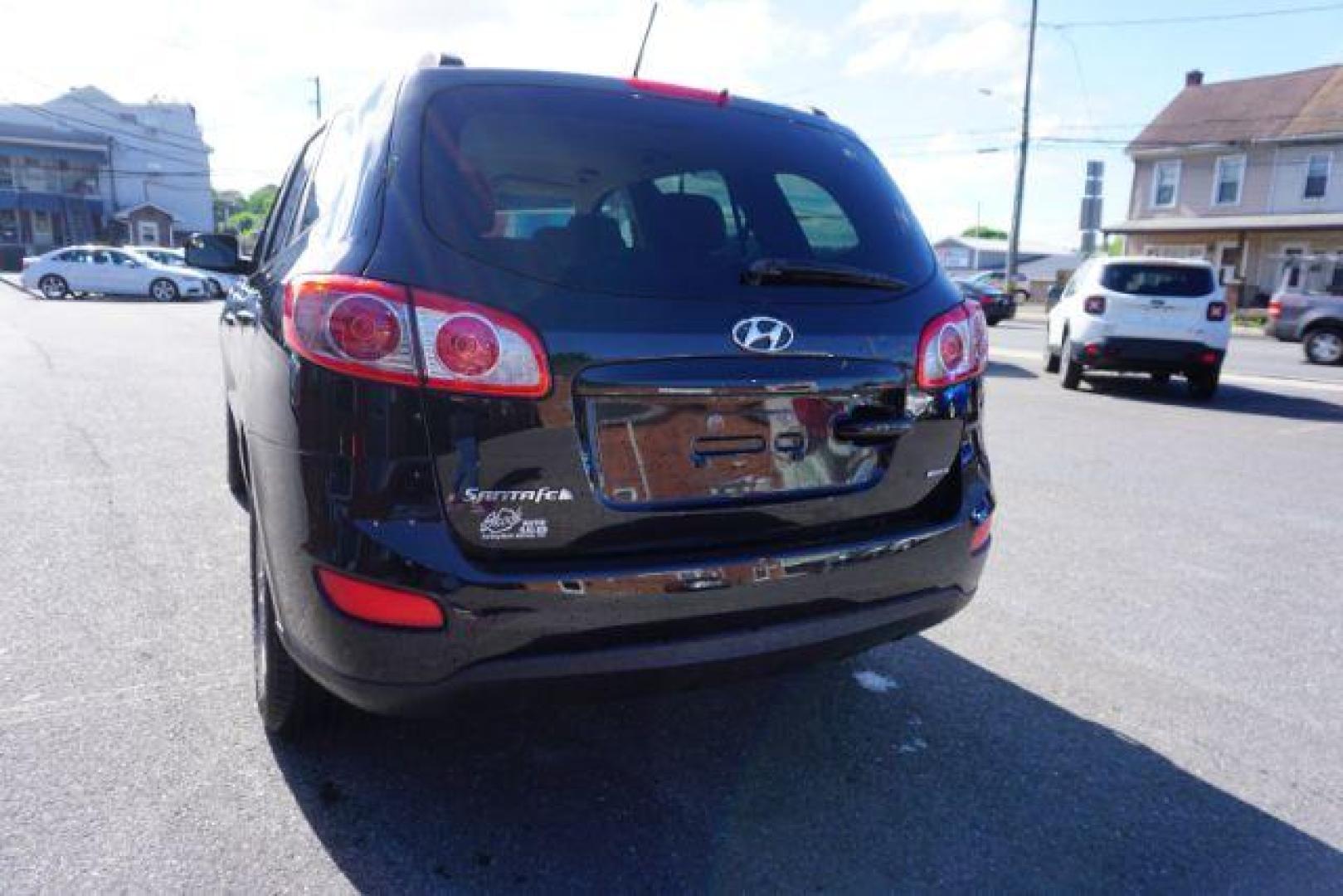 2012 Twilight Black Hyundai Santa Fe SPORT UTILITY 4-DR (5XYZGDAB1CG) with an 2.4L L4 DOHC 16V engine, 6-Speed Automatic transmission, located at 312 Centre Ave, Schuylkill Haven, PA, 17972, (570) 593-5278, 40.638130, -76.177383 - Photo#10