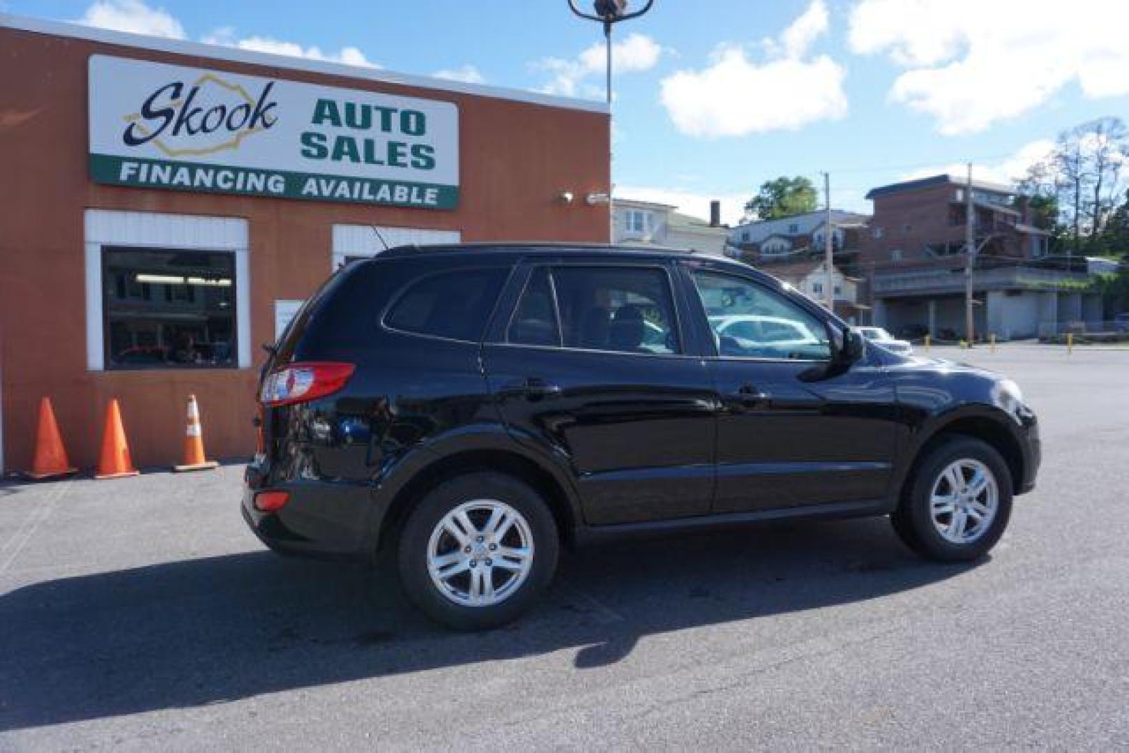 2012 Twilight Black Hyundai Santa Fe SPORT UTILITY 4-DR (5XYZGDAB1CG) with an 2.4L L4 DOHC 16V engine, 6-Speed Automatic transmission, located at 312 Centre Ave, Schuylkill Haven, PA, 17972, (570) 593-5278, 40.638130, -76.177383 - Photo#13