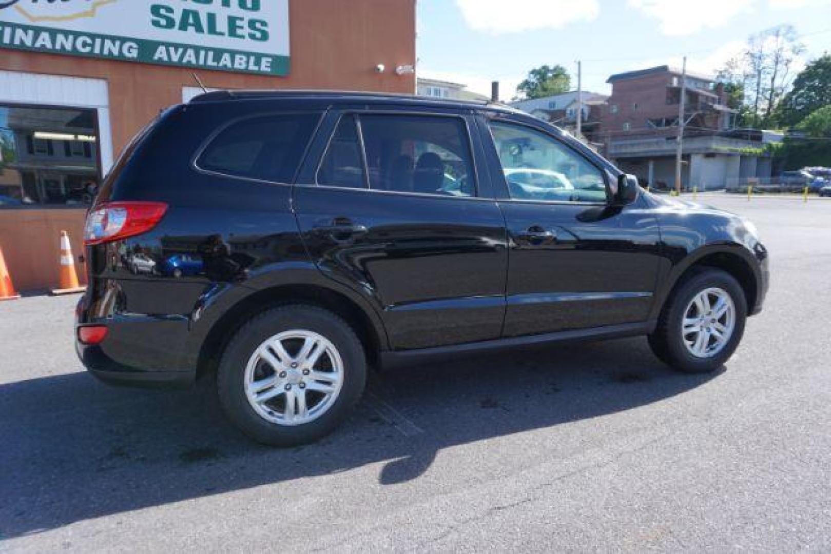 2012 Twilight Black Hyundai Santa Fe SPORT UTILITY 4-DR (5XYZGDAB1CG) with an 2.4L L4 DOHC 16V engine, 6-Speed Automatic transmission, located at 312 Centre Ave, Schuylkill Haven, PA, 17972, (570) 593-5278, 40.638130, -76.177383 - Photo#14