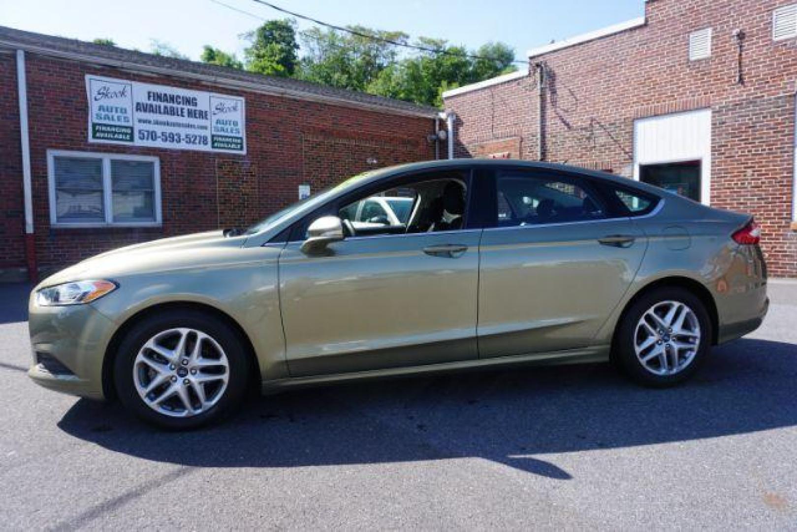 2013 Ginger Ale /Charcoal Black Ford Fusion SE (3FA6P0H76DR) with an 2.5L L4 DOHC 16V engine, located at 312 Centre Ave, Schuylkill Haven, PA, 17972, (570) 593-5278, 40.638130, -76.177383 - Photo#0