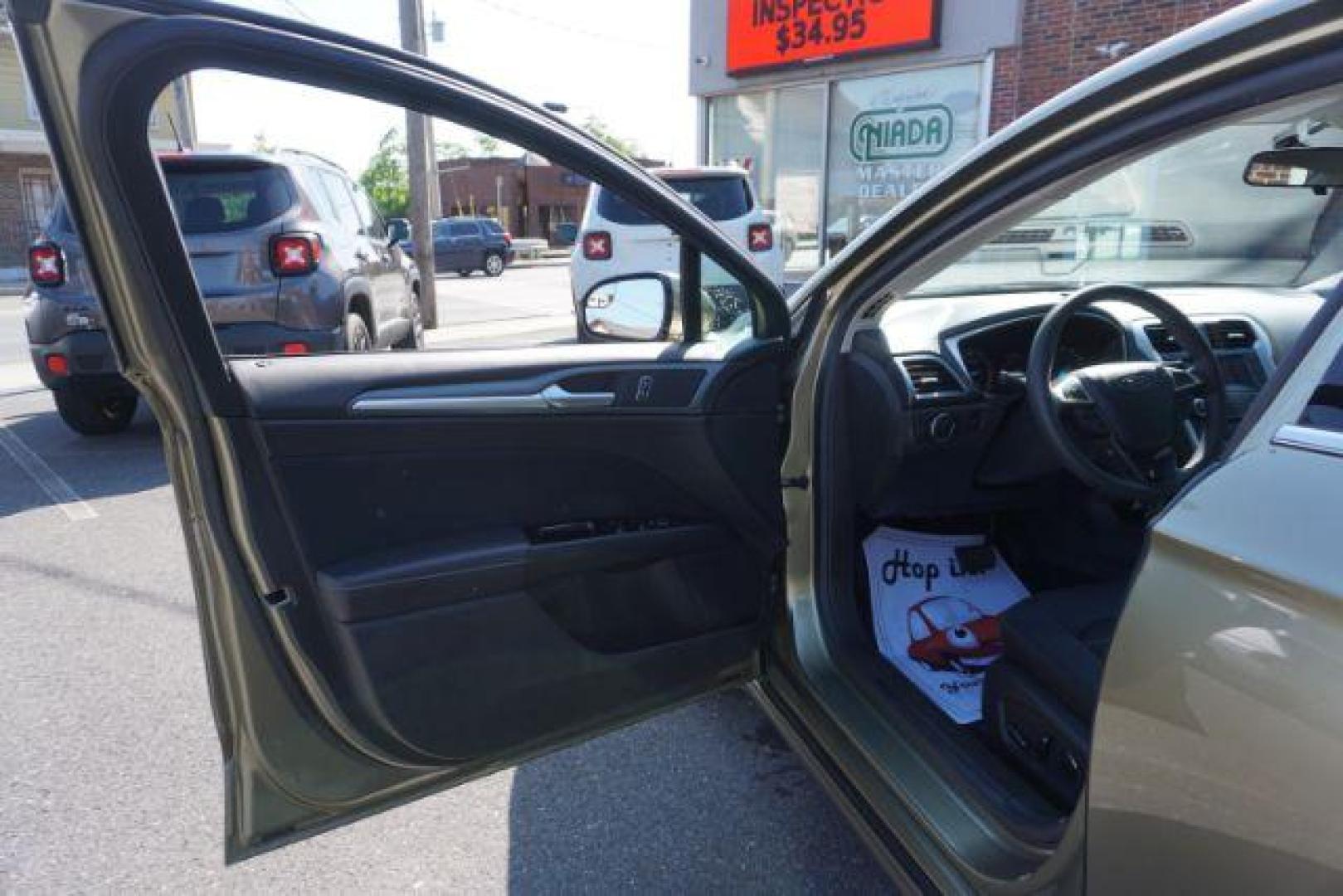 2013 Ginger Ale /Charcoal Black Ford Fusion SE (3FA6P0H76DR) with an 2.5L L4 DOHC 16V engine, located at 312 Centre Ave, Schuylkill Haven, PA, 17972, (570) 593-5278, 40.638130, -76.177383 - Photo#15