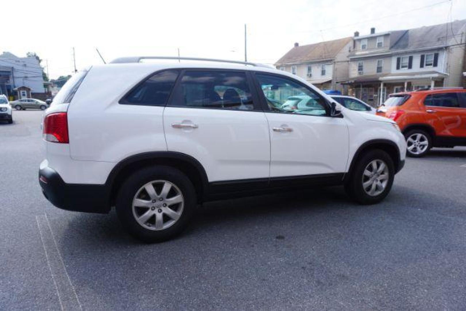 2013 Snow White Pearl /Beige Cloth Interior Kia Sorento LX 2WD (5XYKT3A67DG) with an 2.4L L4 DOHC 16V engine, 6-Speed Automatic transmission, located at 312 Centre Ave, Schuylkill Haven, PA, 17972, (570) 593-5278, 40.638130, -76.177383 - Photo#12