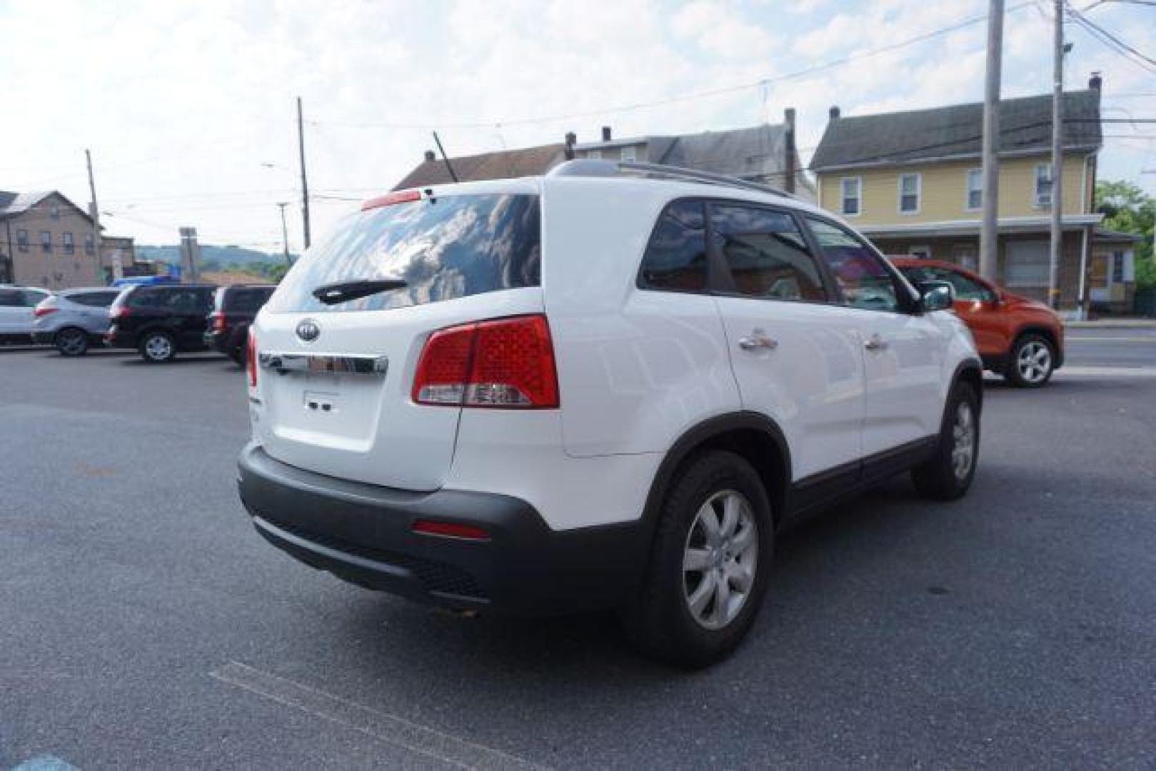 2013 Snow White Pearl /Beige Cloth Interior Kia Sorento LX 2WD (5XYKT3A67DG) with an 2.4L L4 DOHC 16V engine, 6-Speed Automatic transmission, located at 312 Centre Ave, Schuylkill Haven, PA, 17972, (570) 593-5278, 40.638130, -76.177383 - Photo#13