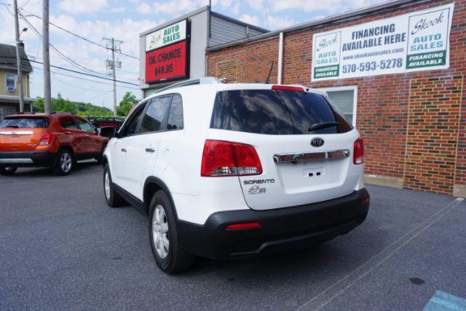 2013 Snow White Pearl /Beige Cloth Interior Kia Sorento LX 2WD (5XYKT3A67DG) with an 2.4L L4 DOHC 16V engine, 6-Speed Automatic transmission, located at 312 Centre Ave, Schuylkill Haven, PA, 17972, (570) 593-5278, 40.638130, -76.177383 - Photo#17