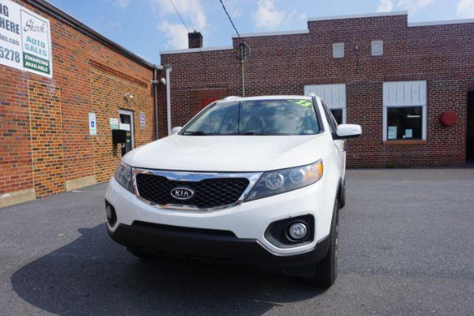 2013 Snow White Pearl /Beige Cloth Interior Kia Sorento LX 2WD (5XYKT3A67DG) with an 2.4L L4 DOHC 16V engine, 6-Speed Automatic transmission, located at 312 Centre Ave, Schuylkill Haven, PA, 17972, (570) 593-5278, 40.638130, -76.177383 - Photo#5