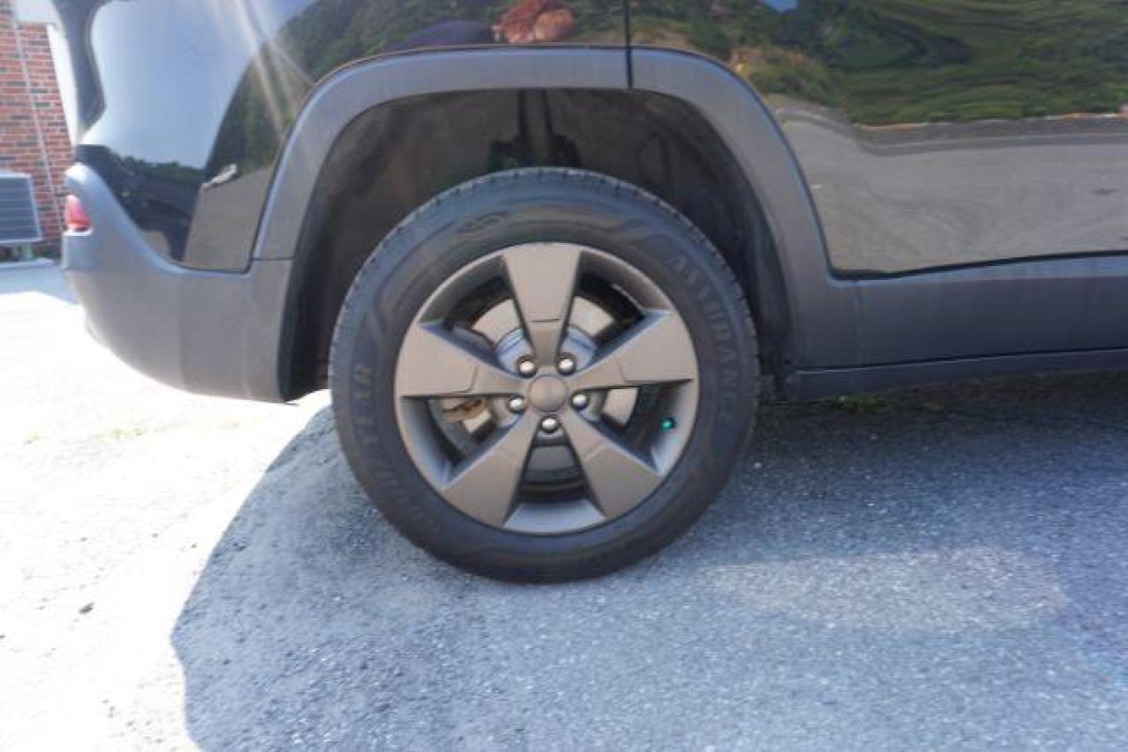 2016 Brilliant Black Crystal Pearl Coat /Black/Light Frost Beige, premium cloth Jeep Cherokee Latitude 4WD (1C4PJMCB2GW) with an 2.4L L4 DOHC 16V engine, 9-Speed Automatic transmission, located at 312 Centre Ave, Schuylkill Haven, PA, 17972, (570) 593-5278, 40.638130, -76.177383 - blind spot monitor, heated front seats, heated exterior mirrors, power drivers seat, power liftgate, power sunroof, rear parking sensors, universal garage door opener - Photo#11