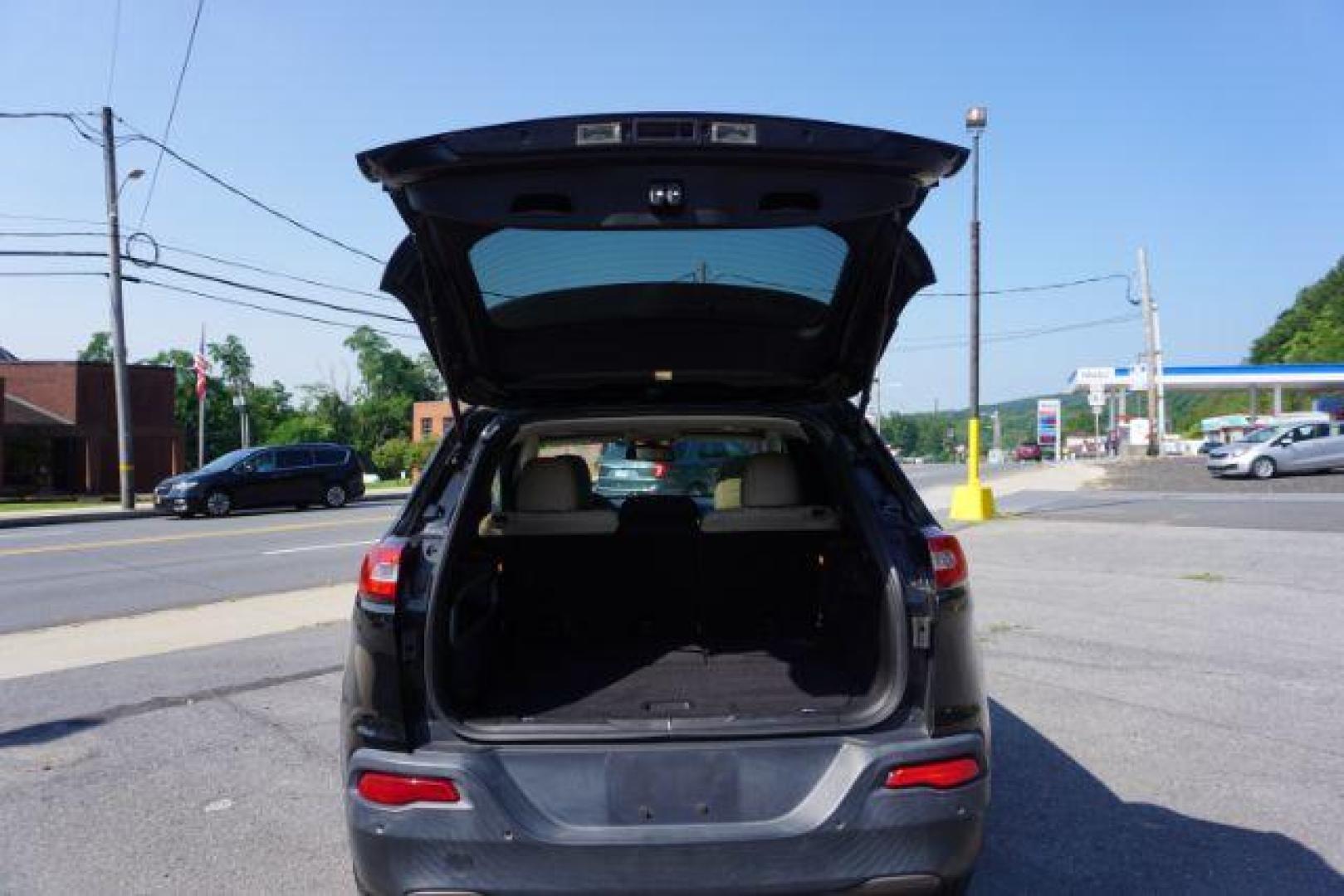 2016 Brilliant Black Crystal Pearl Coat /Black/Light Frost Beige, premium cloth Jeep Cherokee Latitude 4WD (1C4PJMCB2GW) with an 2.4L L4 DOHC 16V engine, 9-Speed Automatic transmission, located at 312 Centre Ave, Schuylkill Haven, PA, 17972, (570) 593-5278, 40.638130, -76.177383 - blind spot monitor, heated front seats, heated exterior mirrors, power drivers seat, power liftgate, power sunroof, rear parking sensors, universal garage door opener - Photo#38